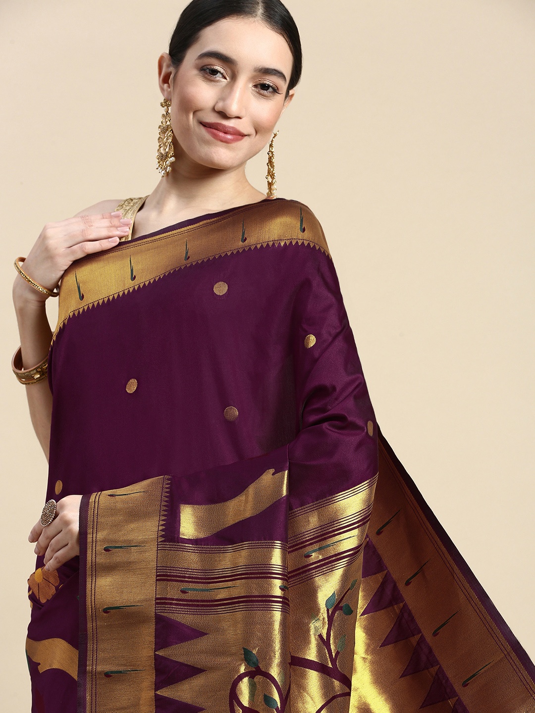 

Royal Rajgharana Saree Woven Design Floral Zari Silk Blend Saree, Magenta