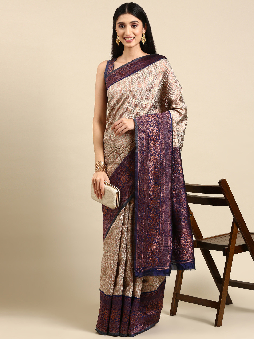 

VAIRAGEE Ethnic Motifs Woven Design Saree, Grey