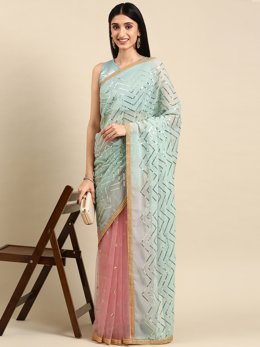 

VAIRAGEE Embellished Sequinned Net Saree, Sea green