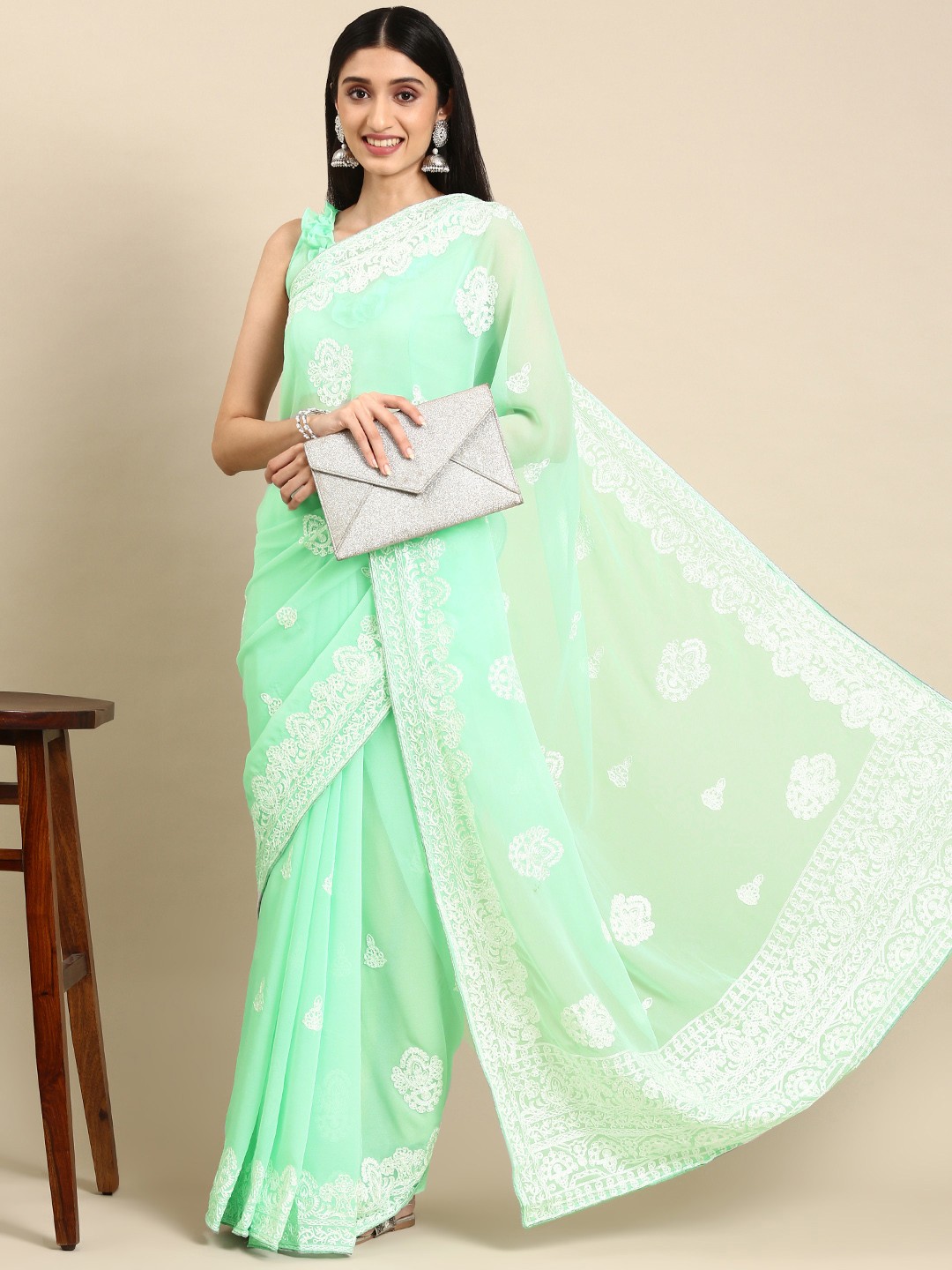 

VAIRAGEE Ethnic Motifs Embroidered Saree, Teal
