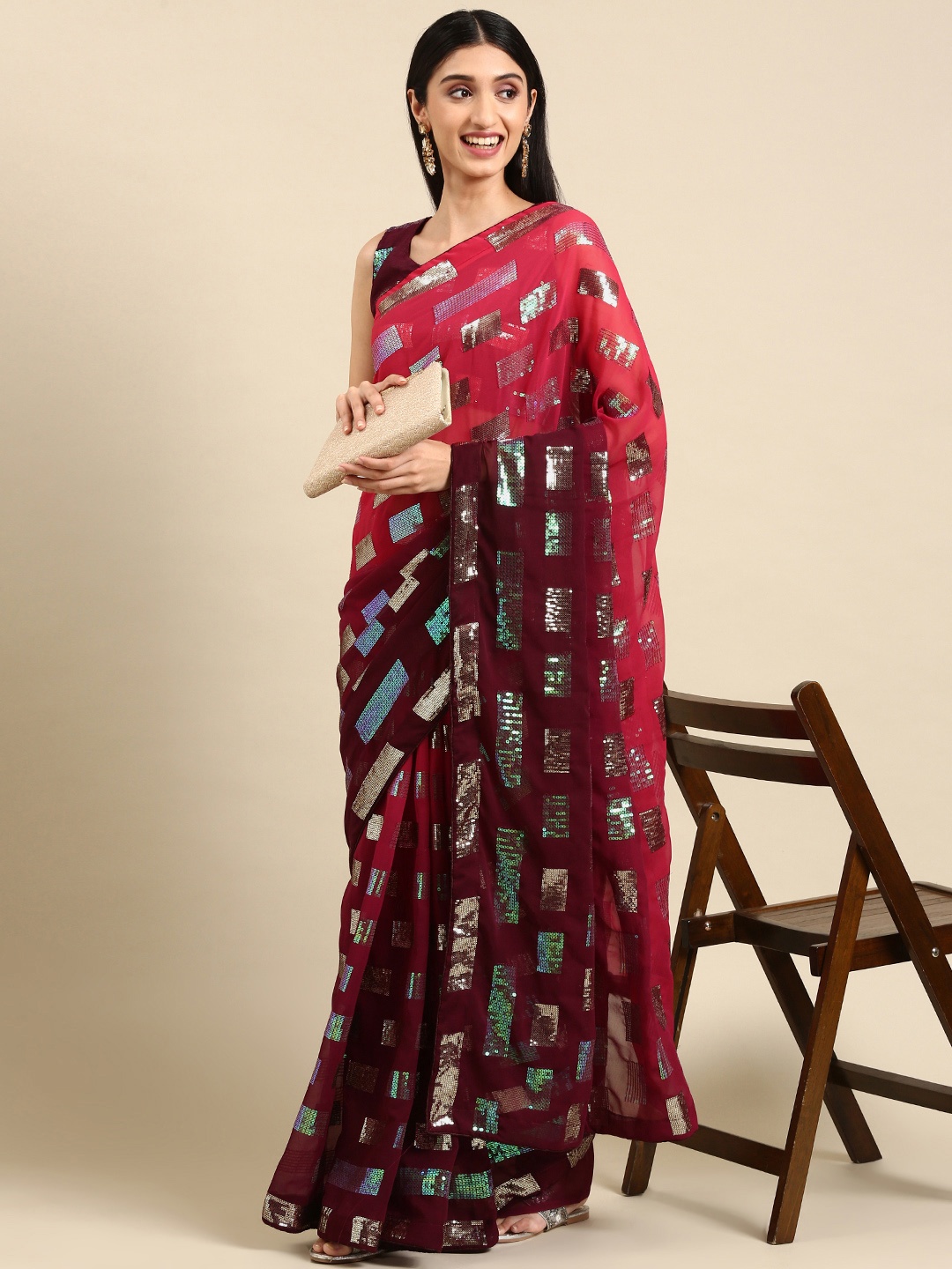 

VAIRAGEE Pink Embellished Sequinned Saree