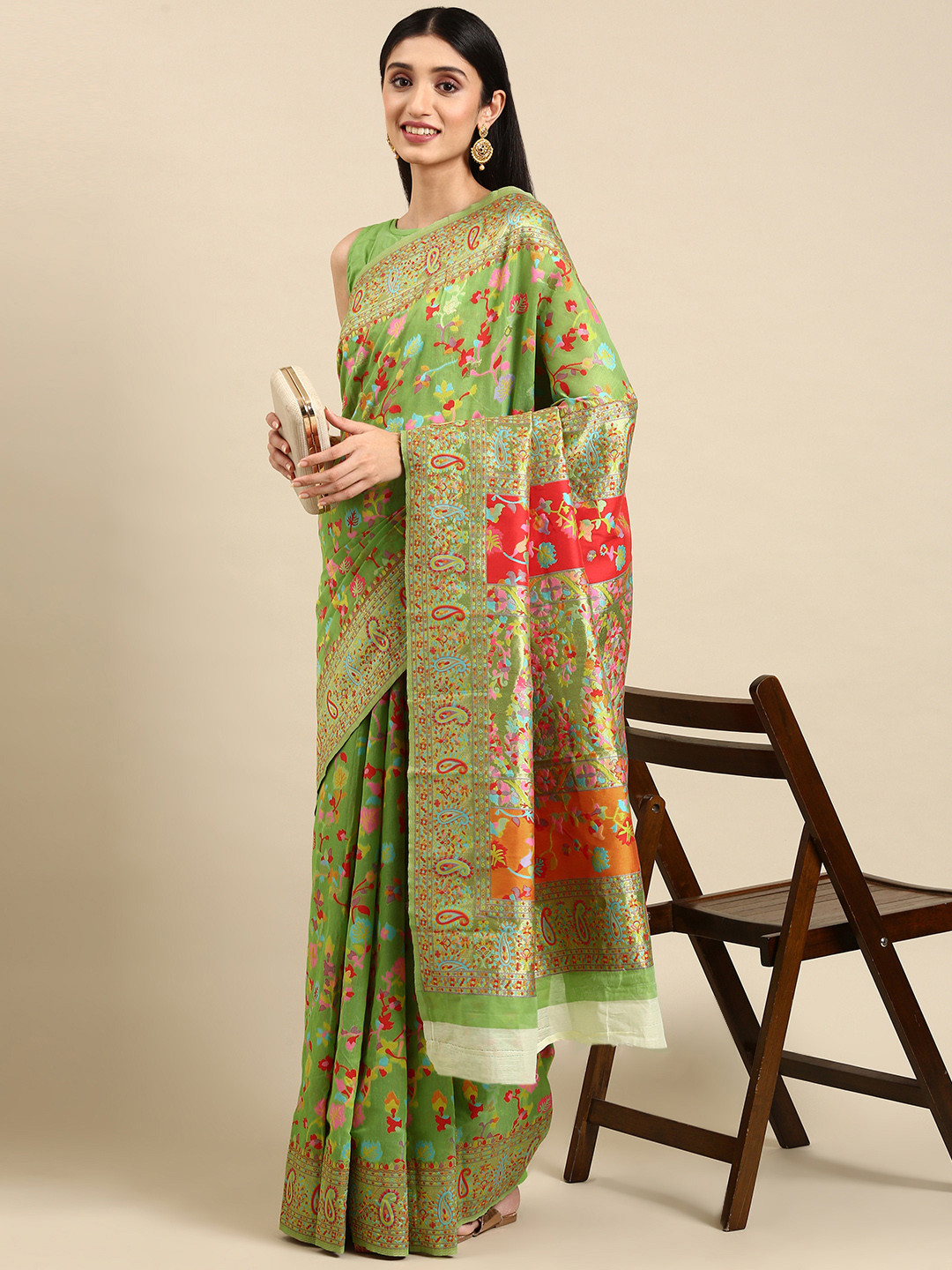 

VAIRAGEE Ethnic Motifs Woven Design Saree, Green