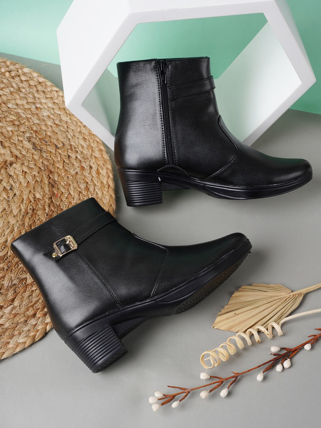 

EVERLY Women Black Winter Boots