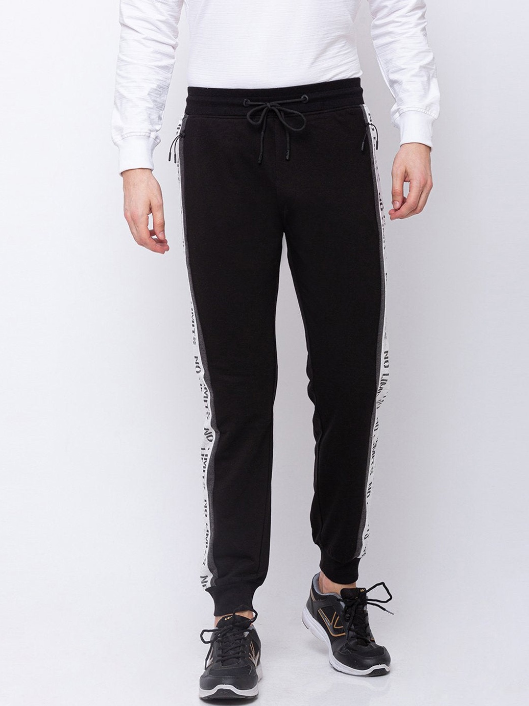 

Status Quo Men Black Cotton Joggers