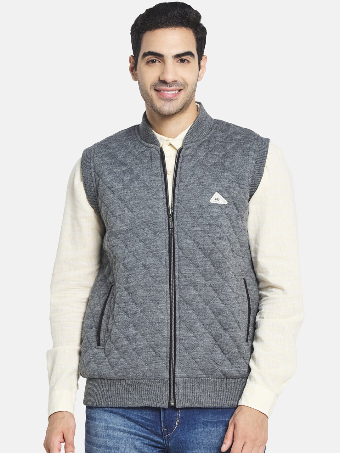 

Monte Carlo Men Grey Solid Sleeveless Cardigan