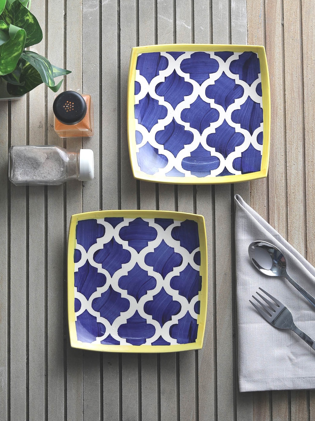 

VarEesha Blue & White 2 Pieces Stoneware Printed Square Snacks Small Plate Set