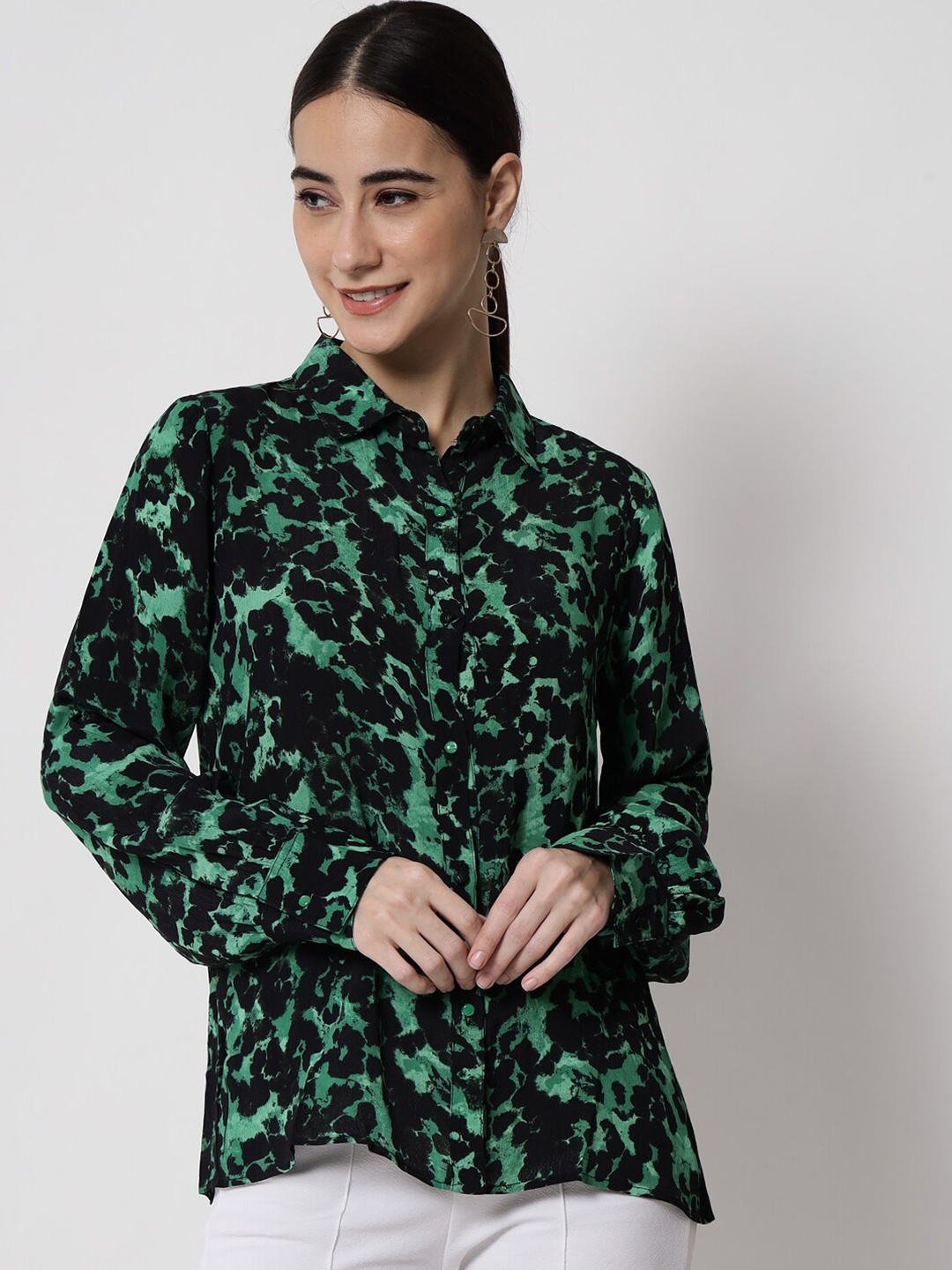 

CHARMGAL Women Green Classic Printed Casual Shirt