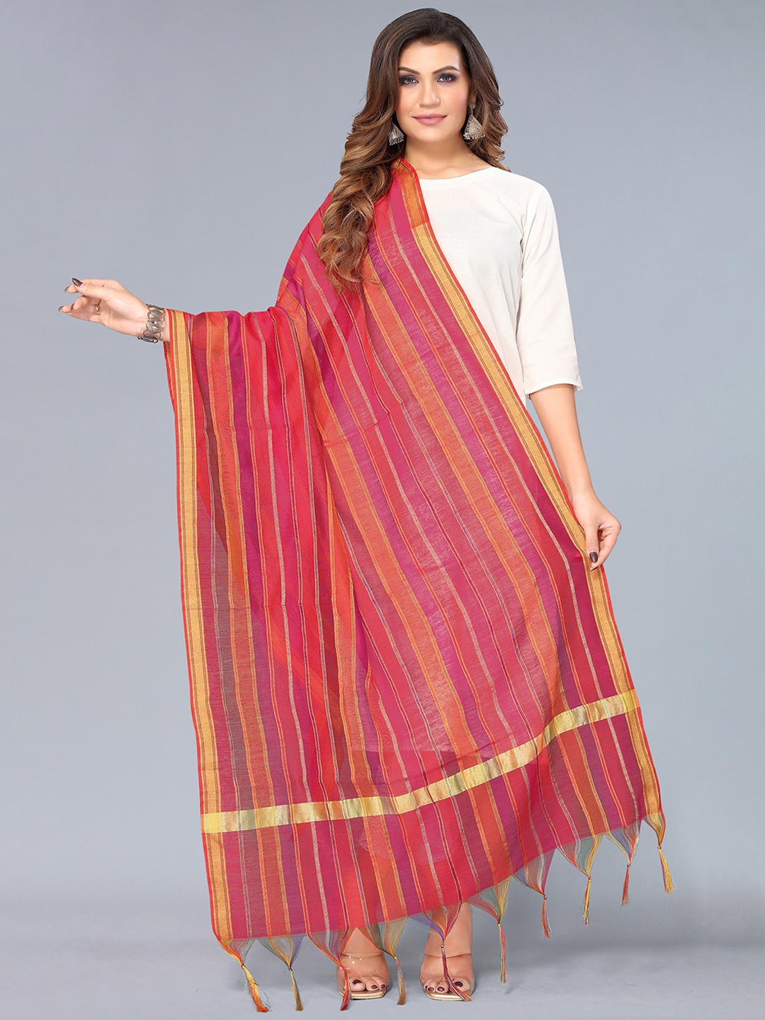 

Nimayaa Pink & Gold-Toned Woven Design Dupatta