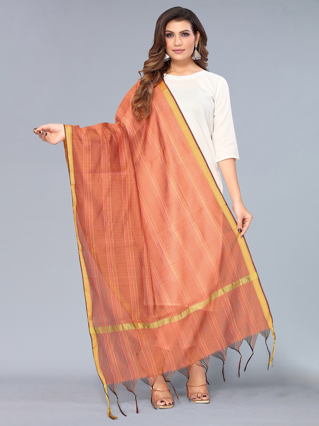 

Nimayaa Peach-Coloured & Gold-Toned Striped Dupatta