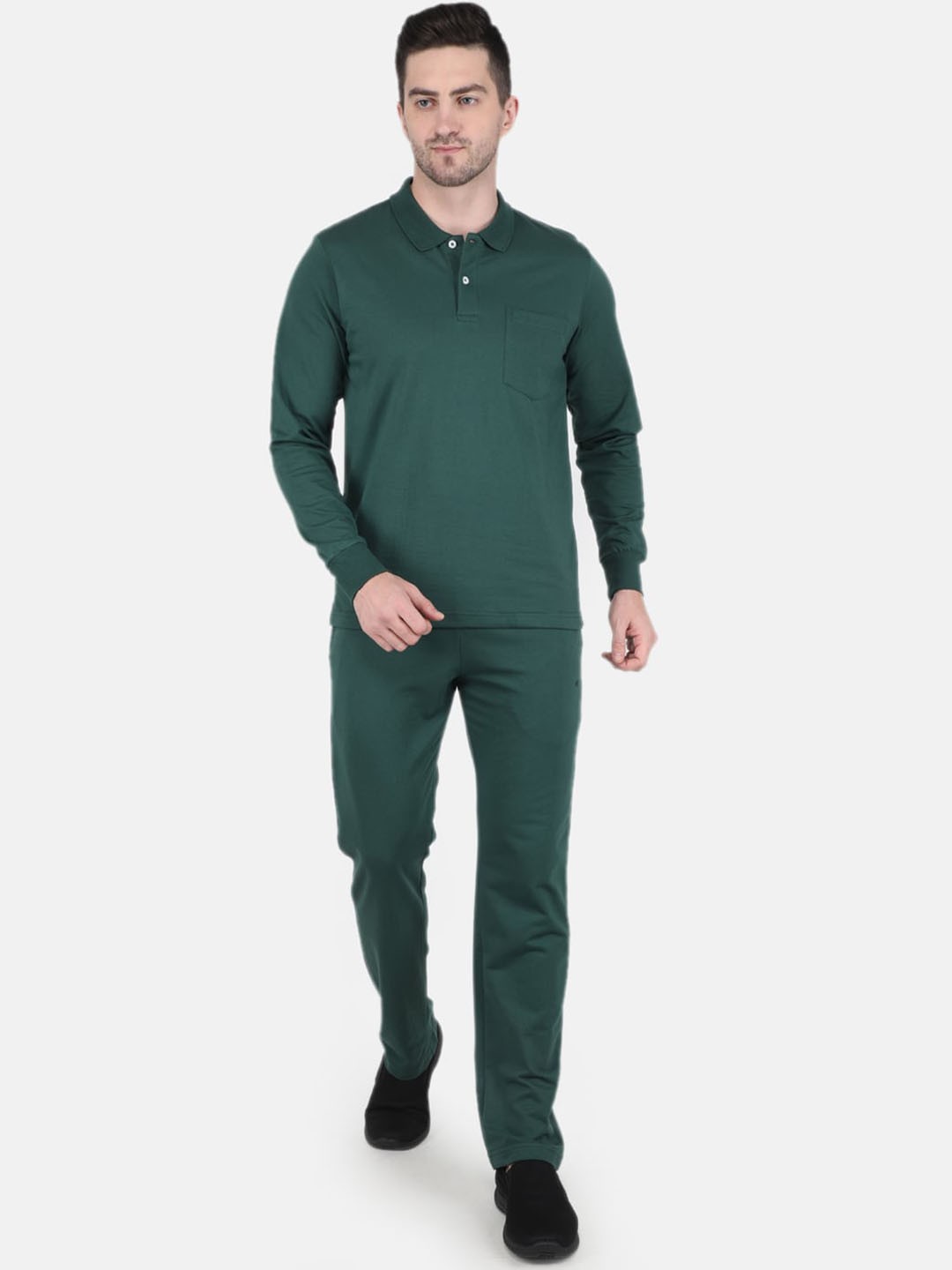 

Monte Carlo Men Green Solid Cotton Tracksuits