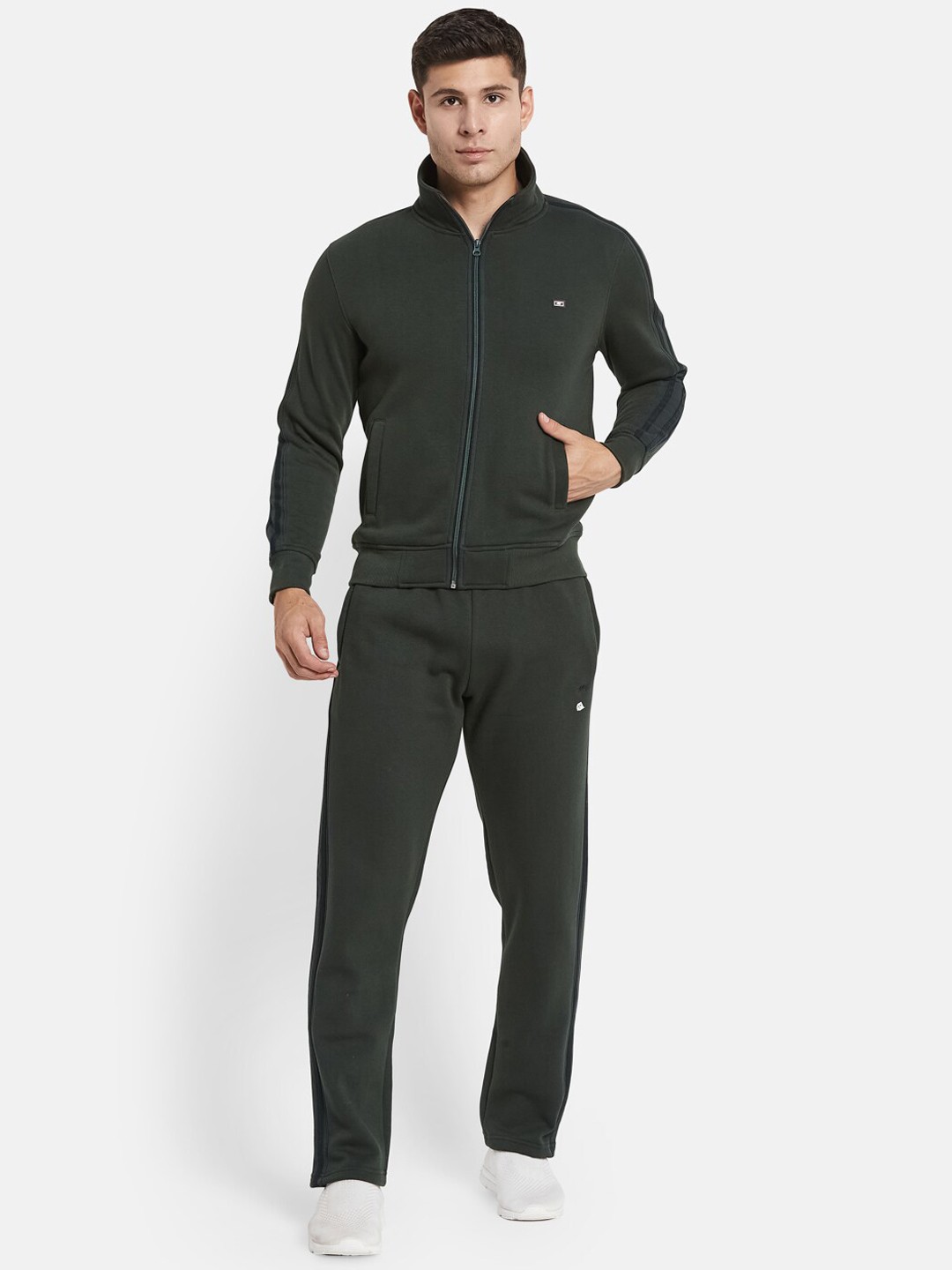 

Monte Carlo Men Green Solid Fleece Tracksuits