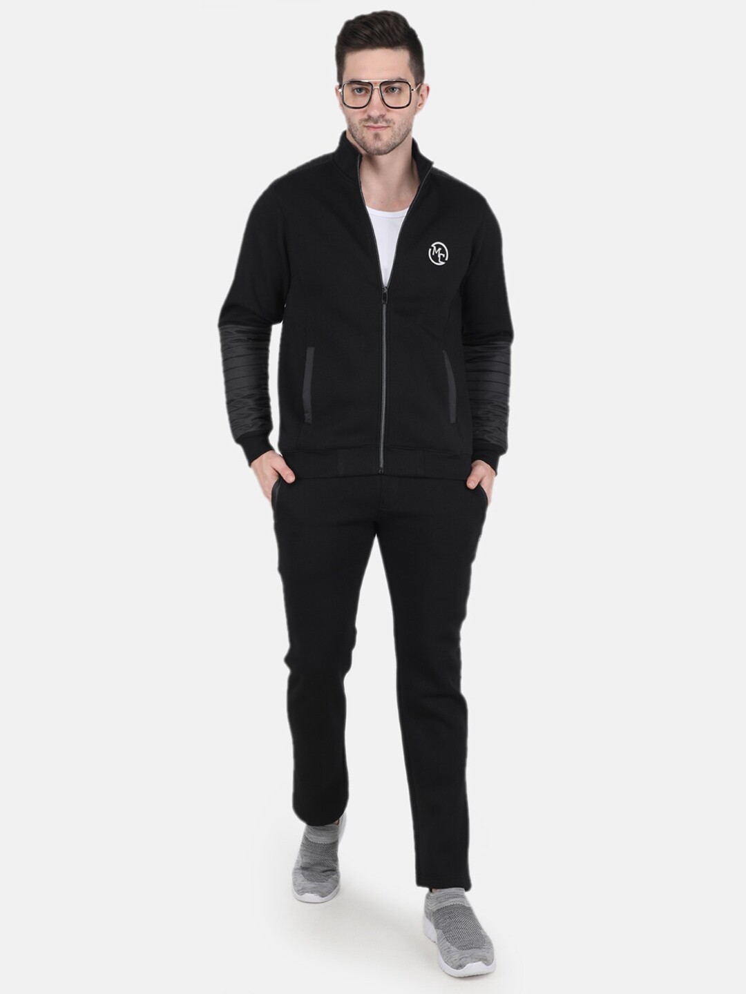

Monte Carlo Men Black Solid Tracksuits