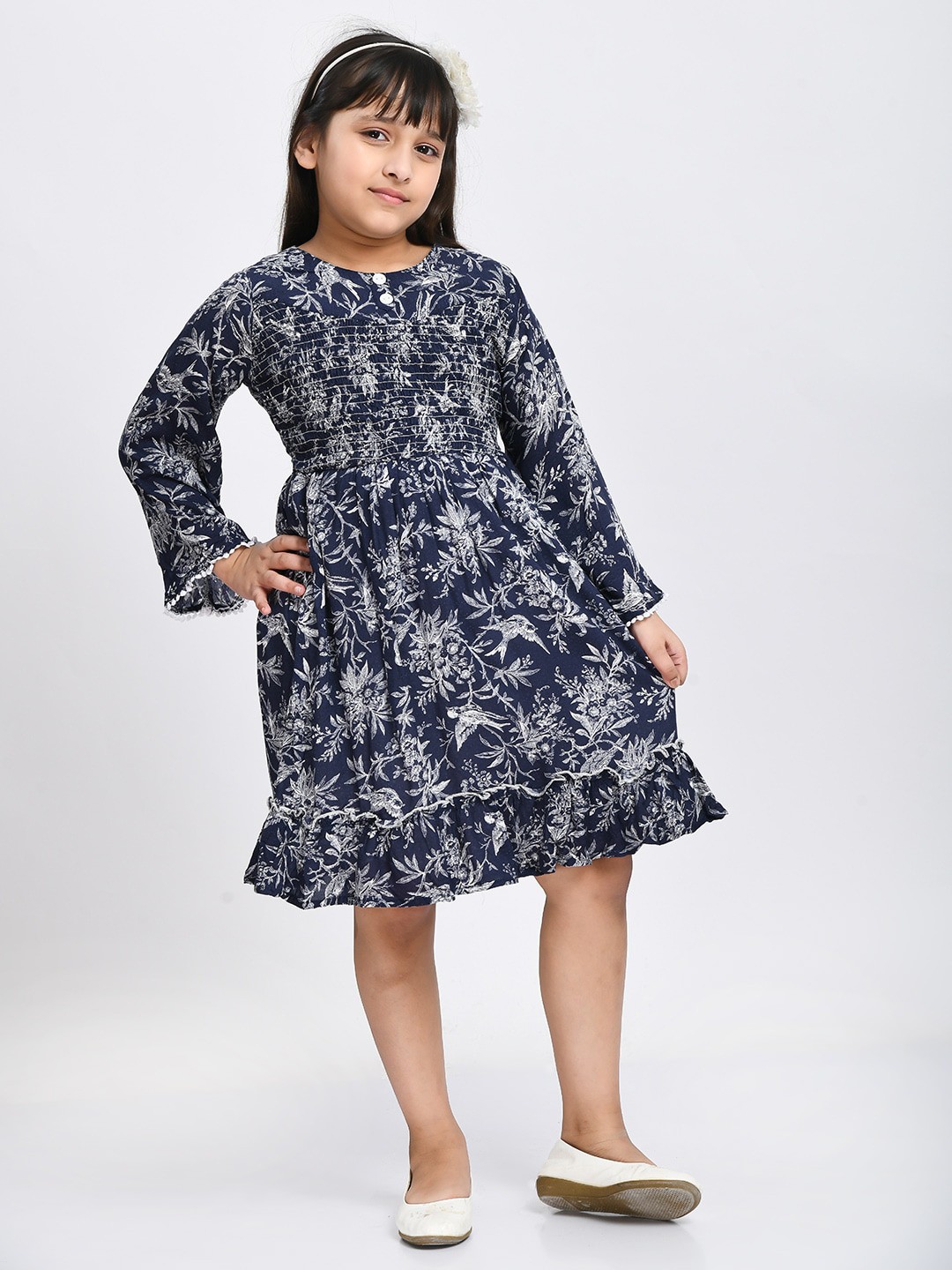 

Bella Moda Girls Navy Blue & White Cotton Floral Tie-Up Neck Dress