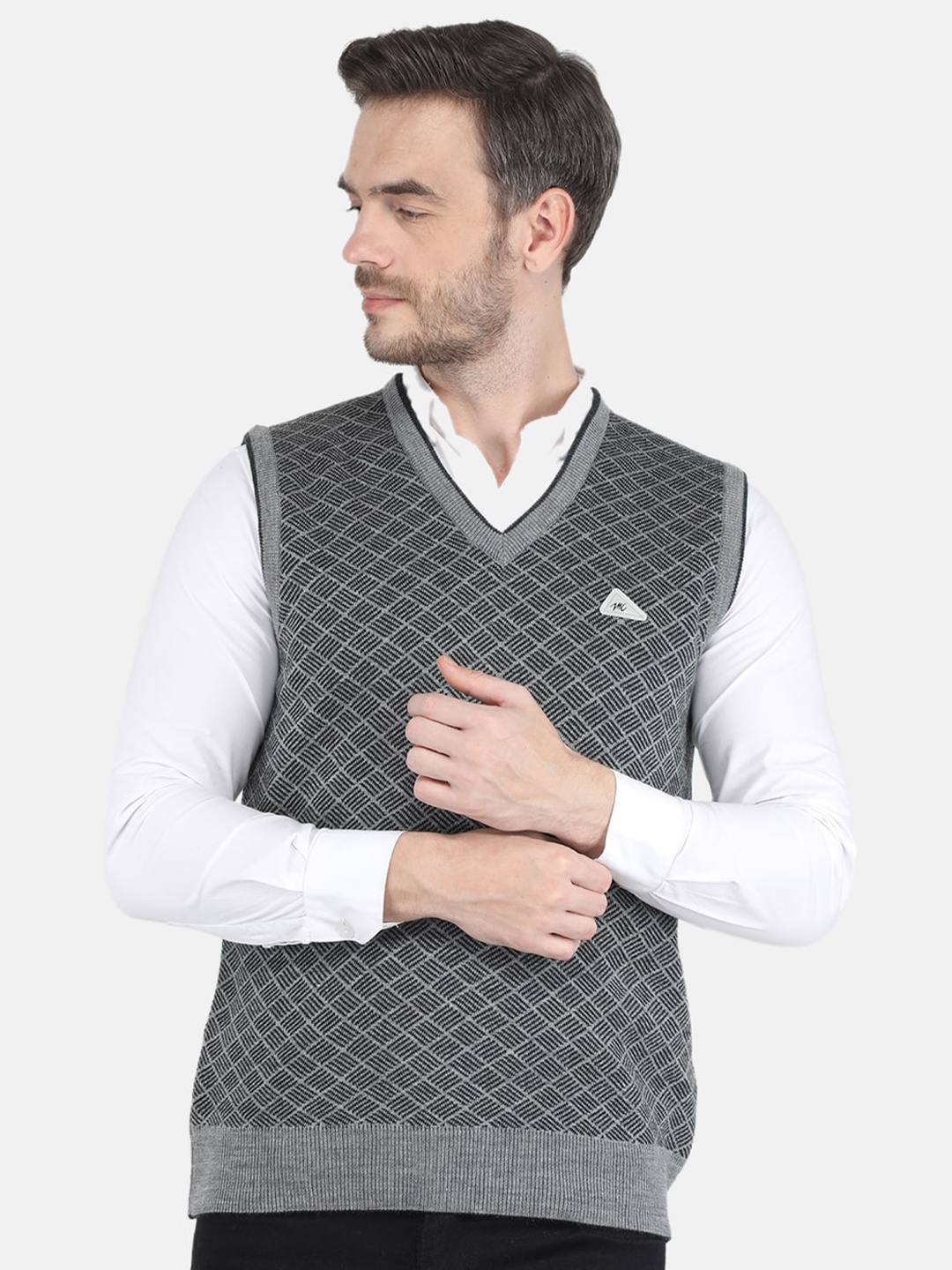 

Monte Carlo Men Grey & Black Printed Wool Sweater Vest