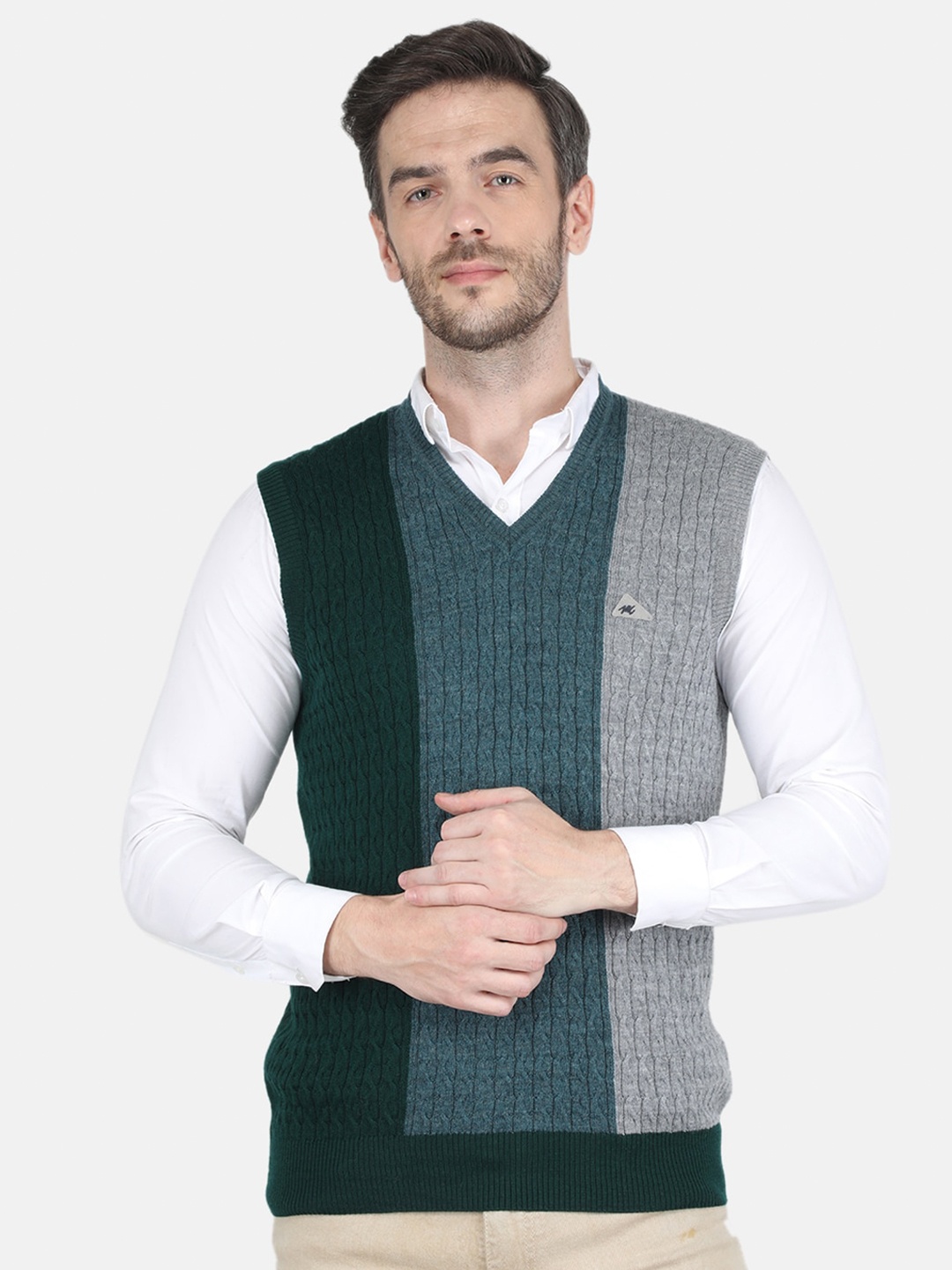 

Monte Carlo Men Blue & Green Colourblocked Wool Sweater Vest
