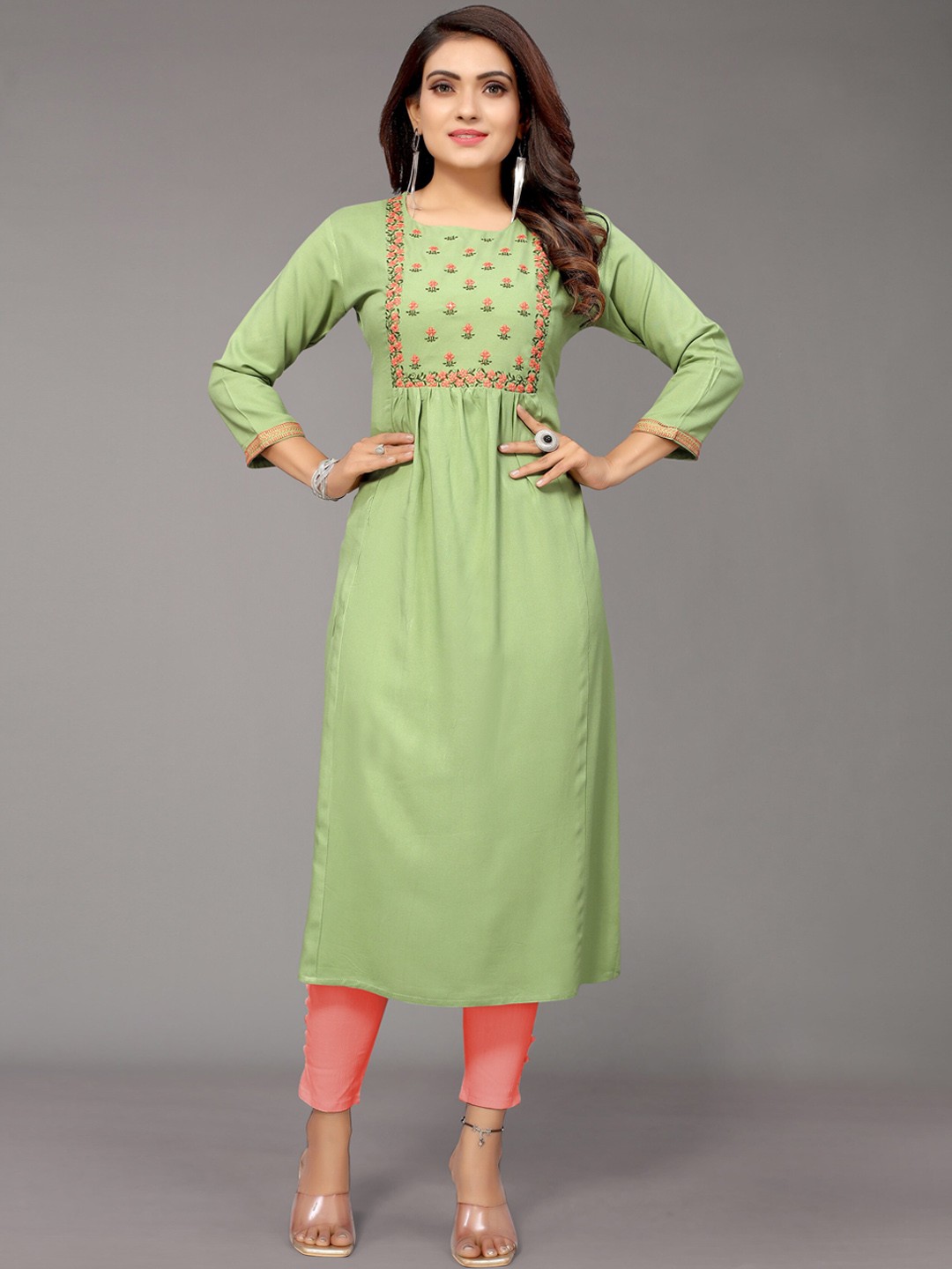 

Nimayaa Women Green & Coral Floral Embroidered Round Neck Kurta