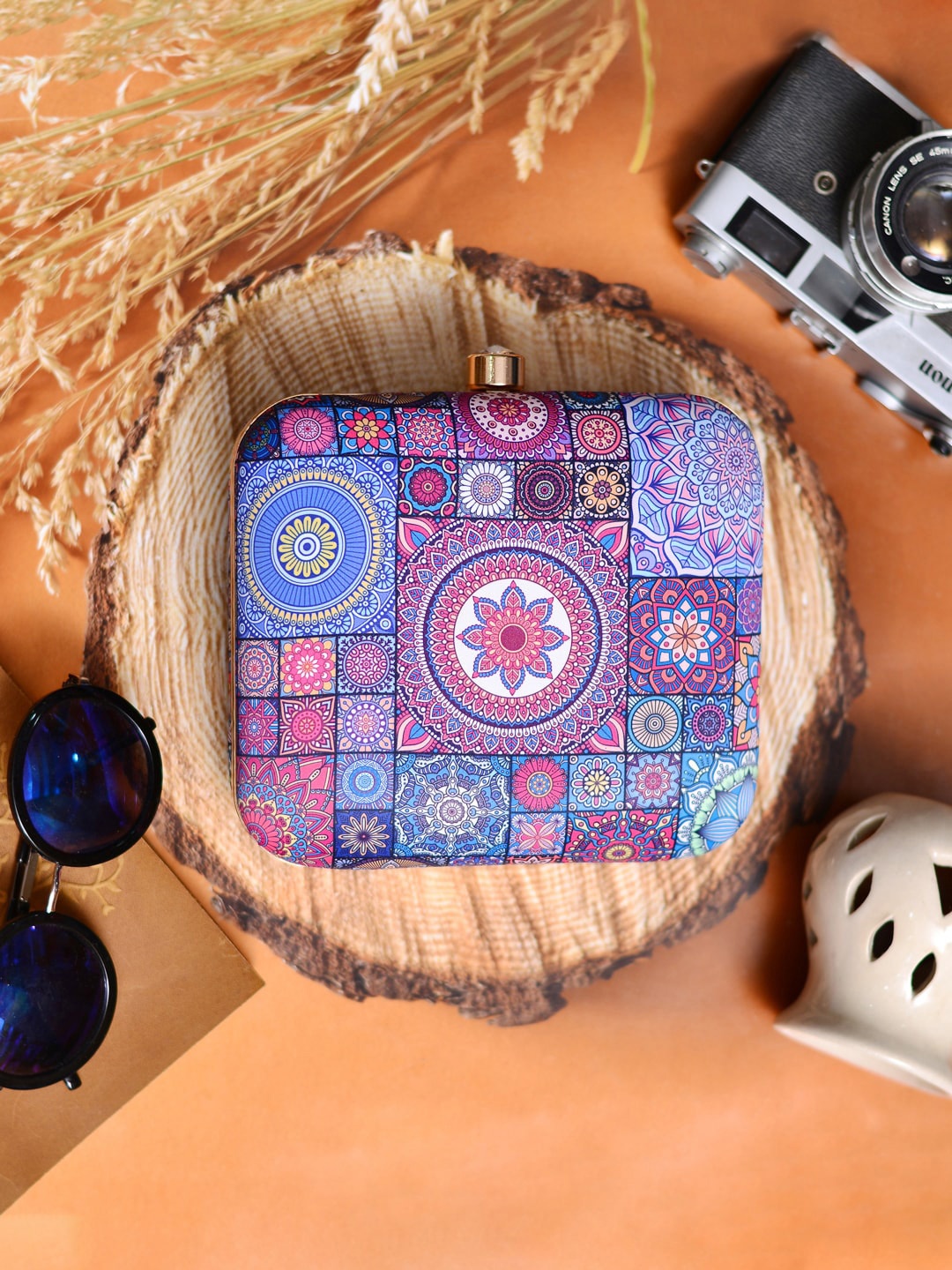

ARTKLIM Pink & Blue Printed Box Clutch