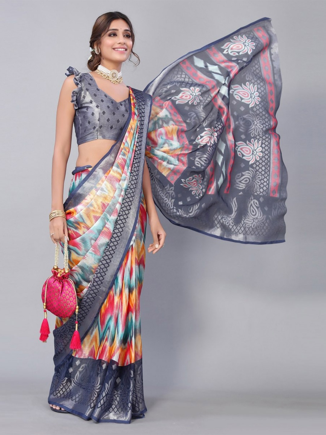 

KALINI Grey & Pink Floral Printed Saree