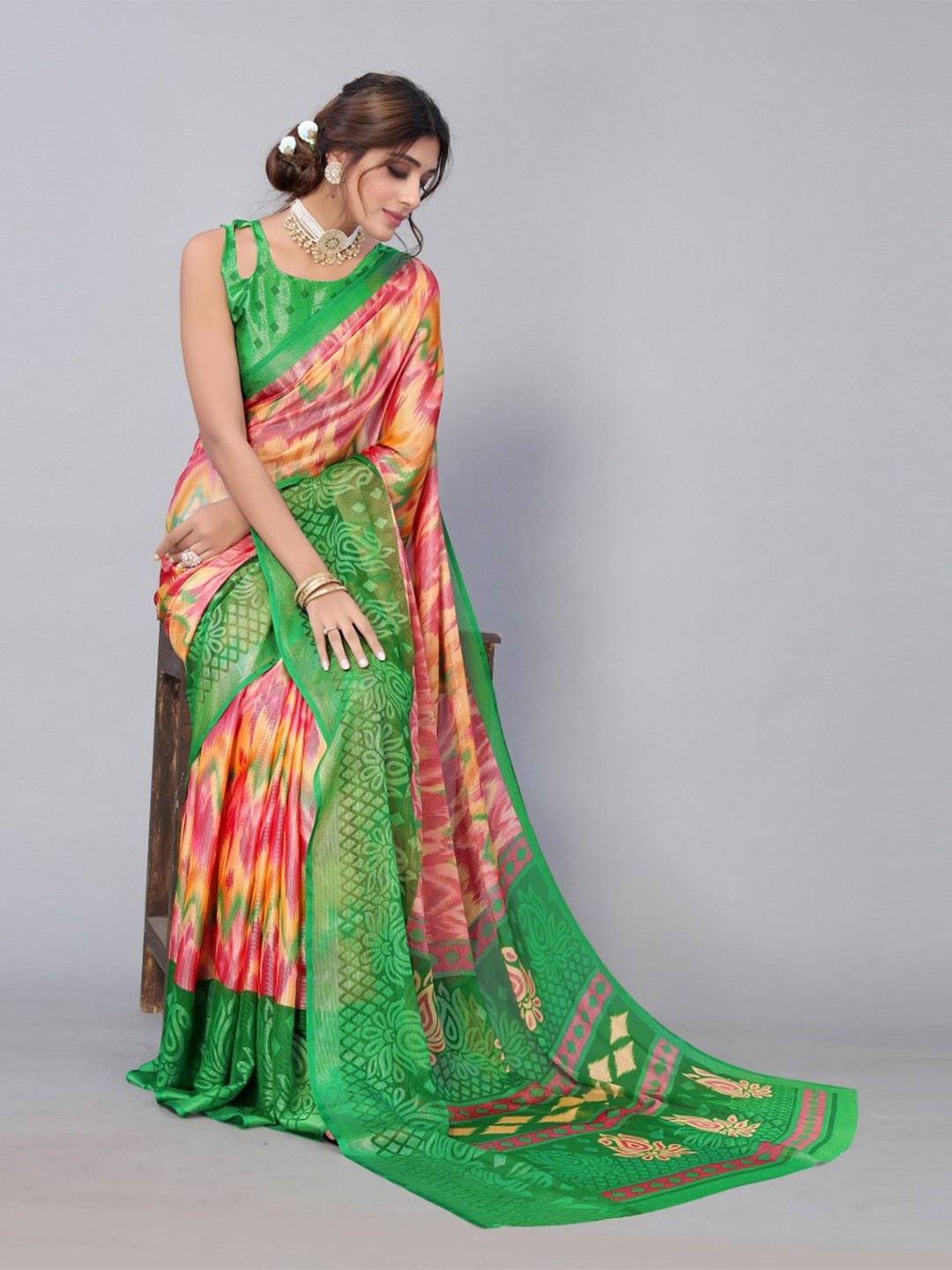 

KALINI Green & Pink Floral Printed Saree