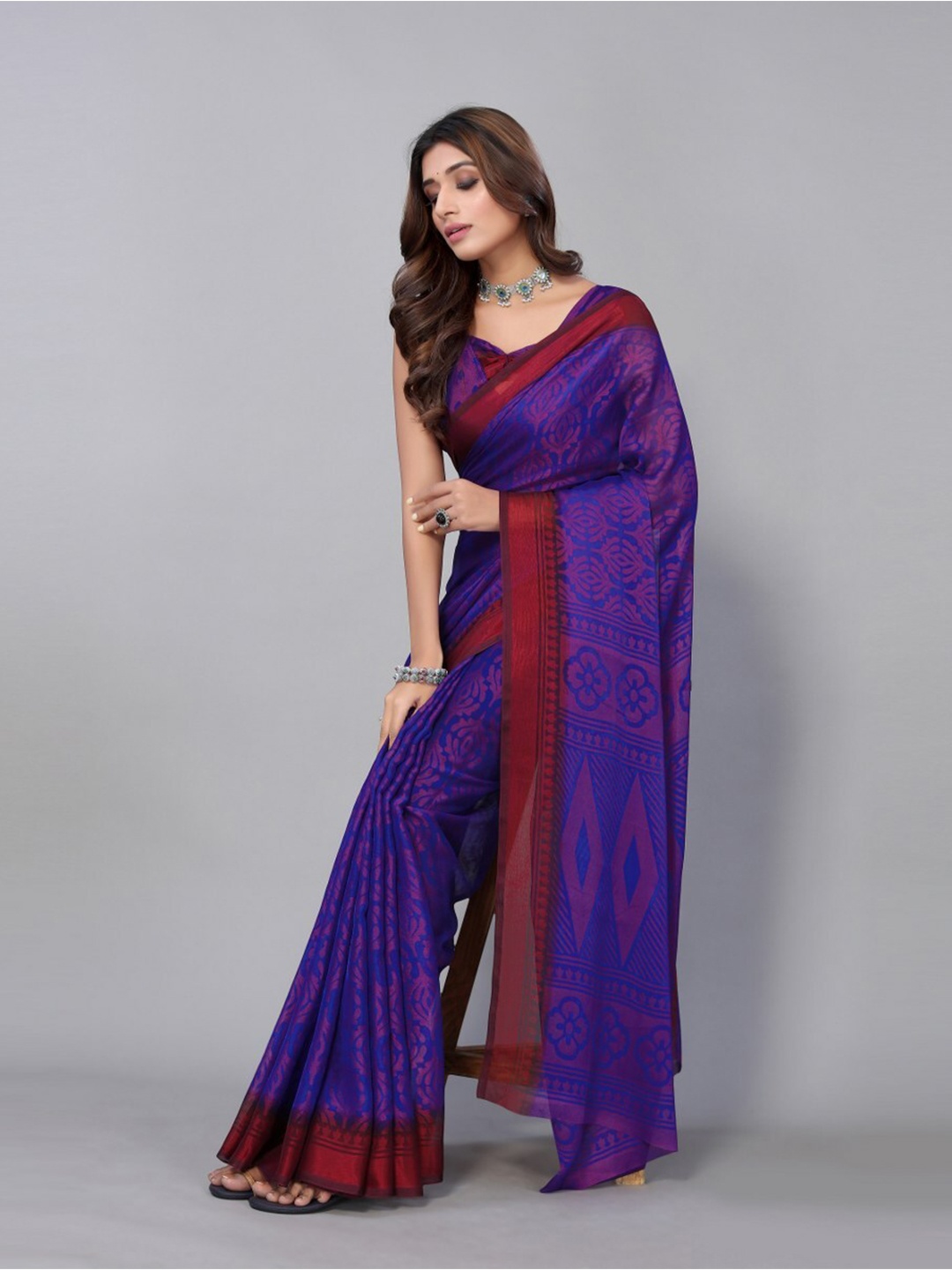 

KALINI Blue & Maroon Floral Printed Saree