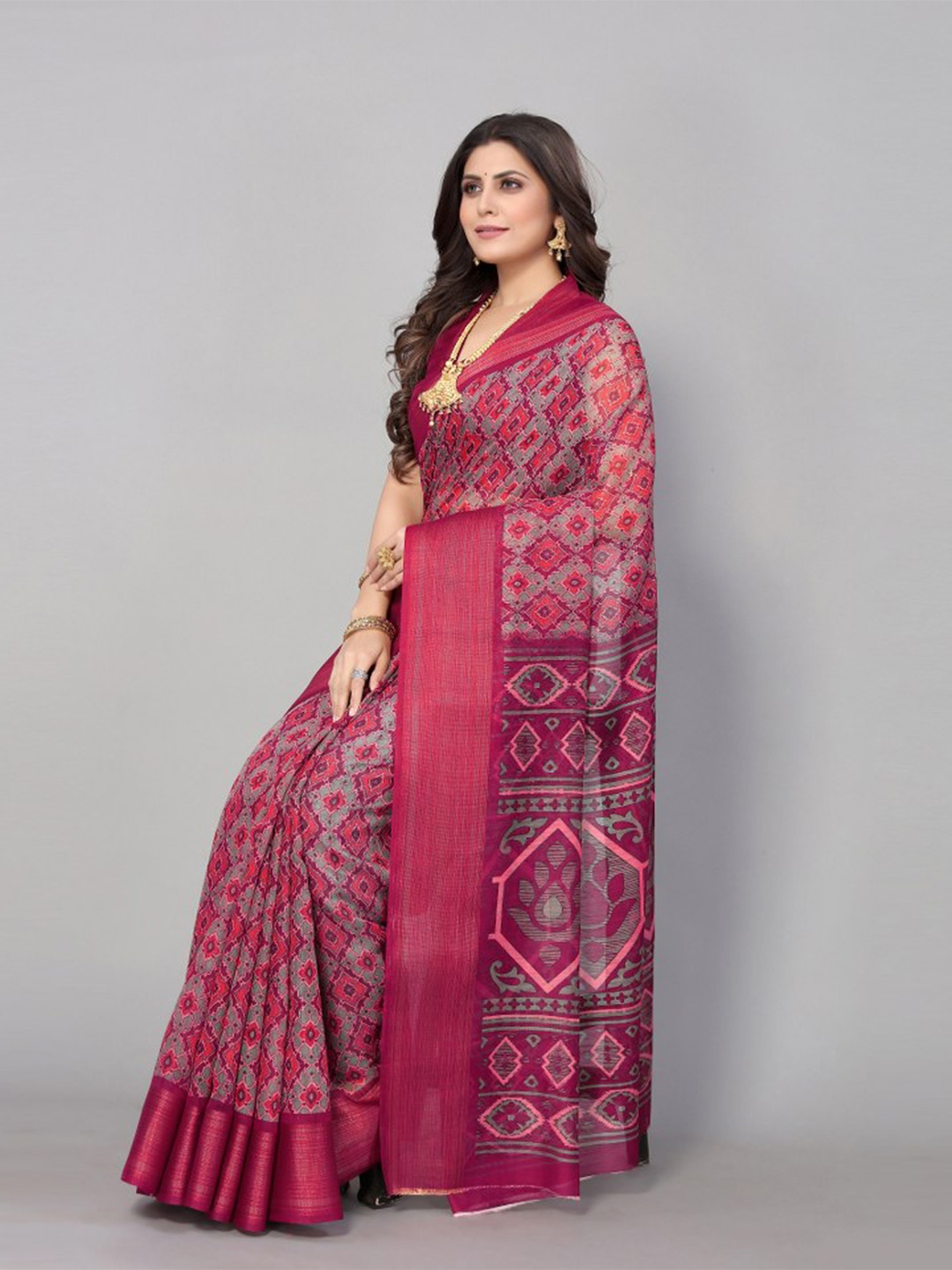 

KALINI Pink & Green Floral Printed Zari Saree