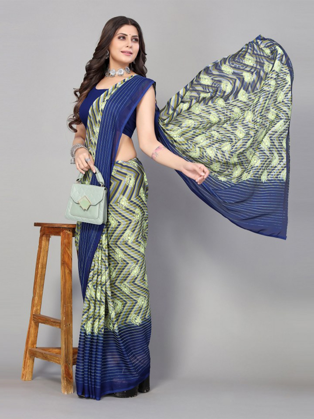 

KALINI Blue & Green Geometric Printed Saree