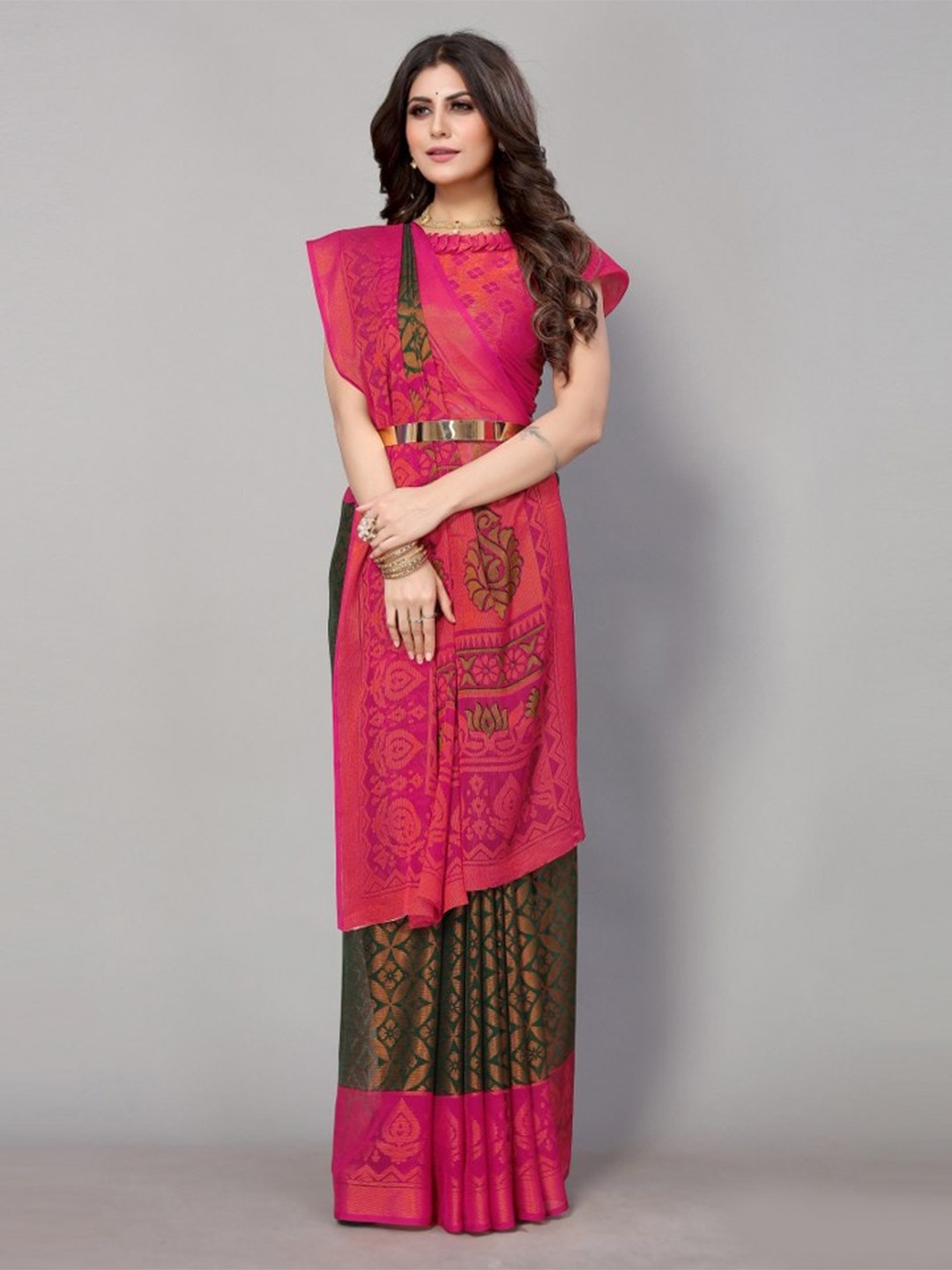 

KALINI Green & Pink Floral Printed Saree