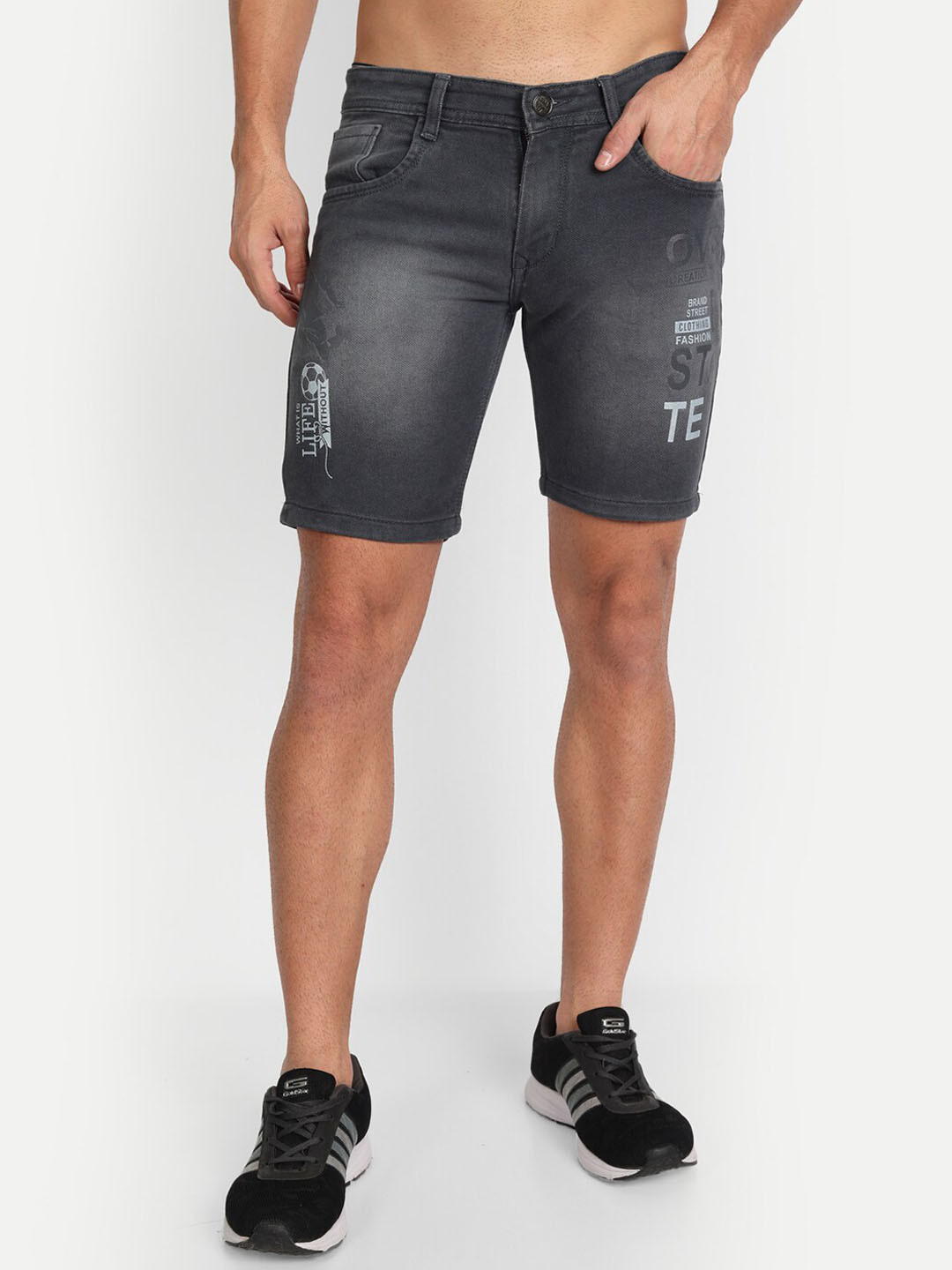 

Wicked Stitch Men Grey Typography Printed Skinny Fit Denim Shorts