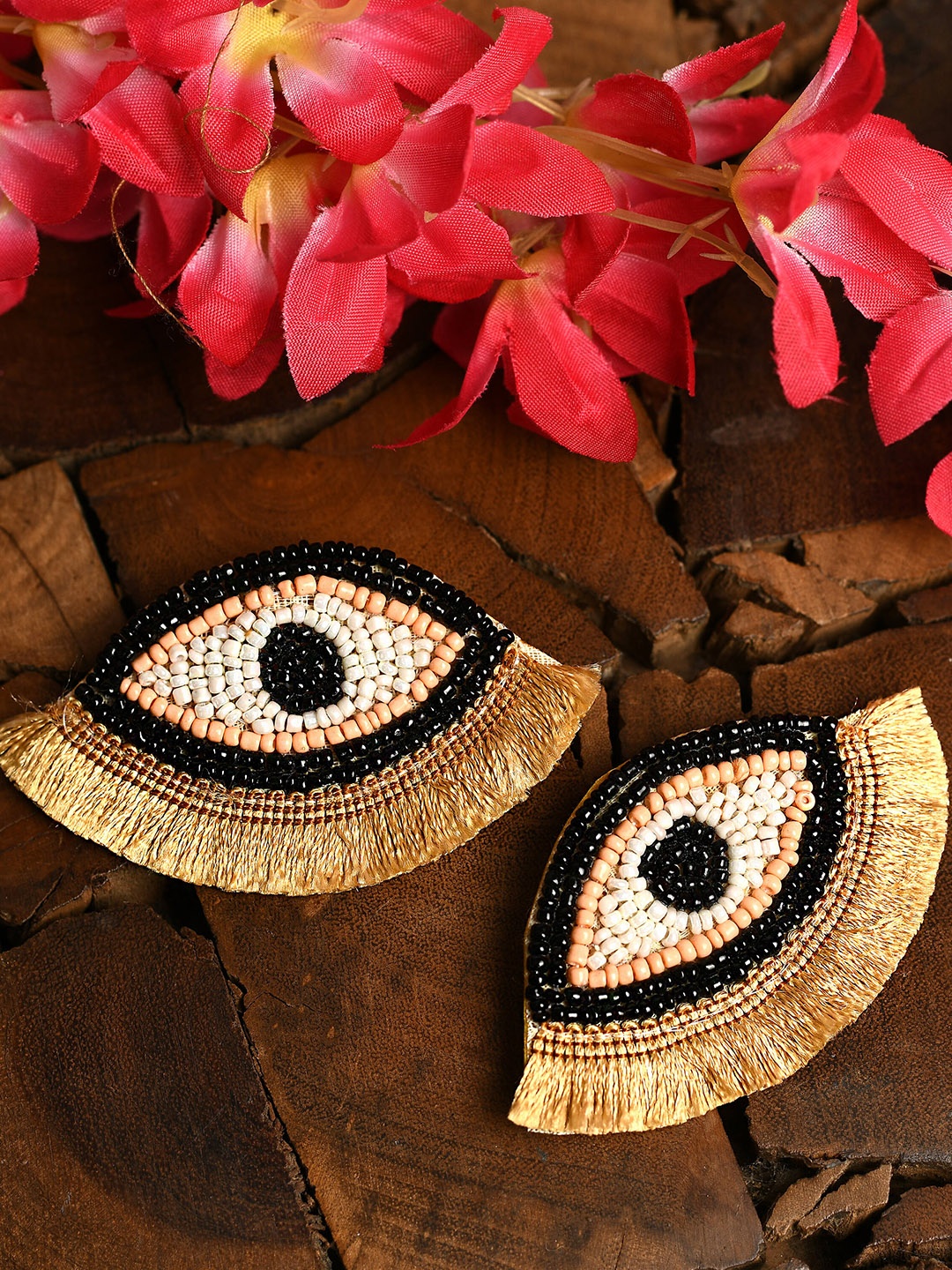 

Ratfanee Gold-Toned & Black Beaded Evil Eye Studs Earrings