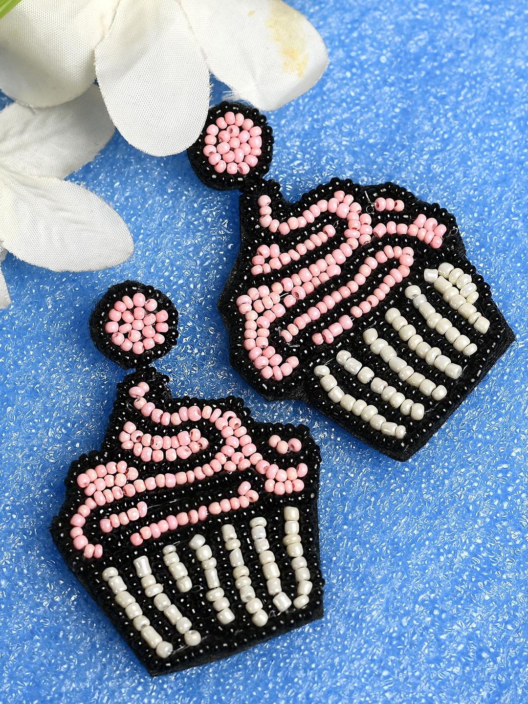 

Ratfanee Pink & Black Contemporary Drop Earrings