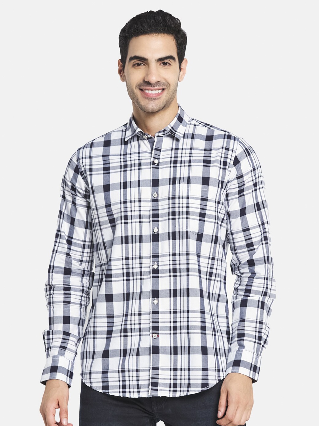 

Monte Carlo Men White & Navy Blue Tartan Checked Cotton Casual Shirt