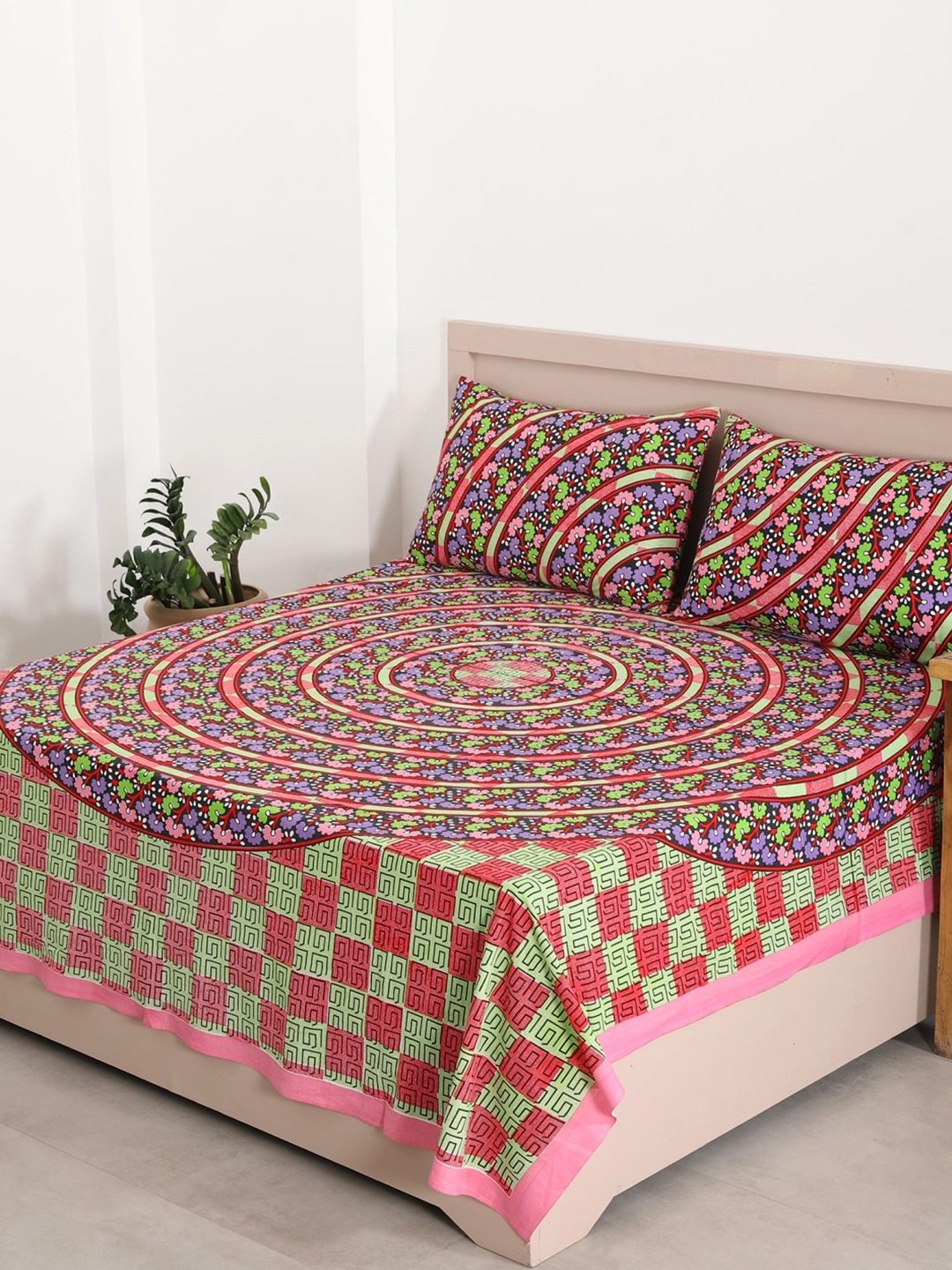 

HANDICRAFT PALACE Pink & Green Printed 144 TC Cotton Queen Bedsheet with 2 Pillow Covers