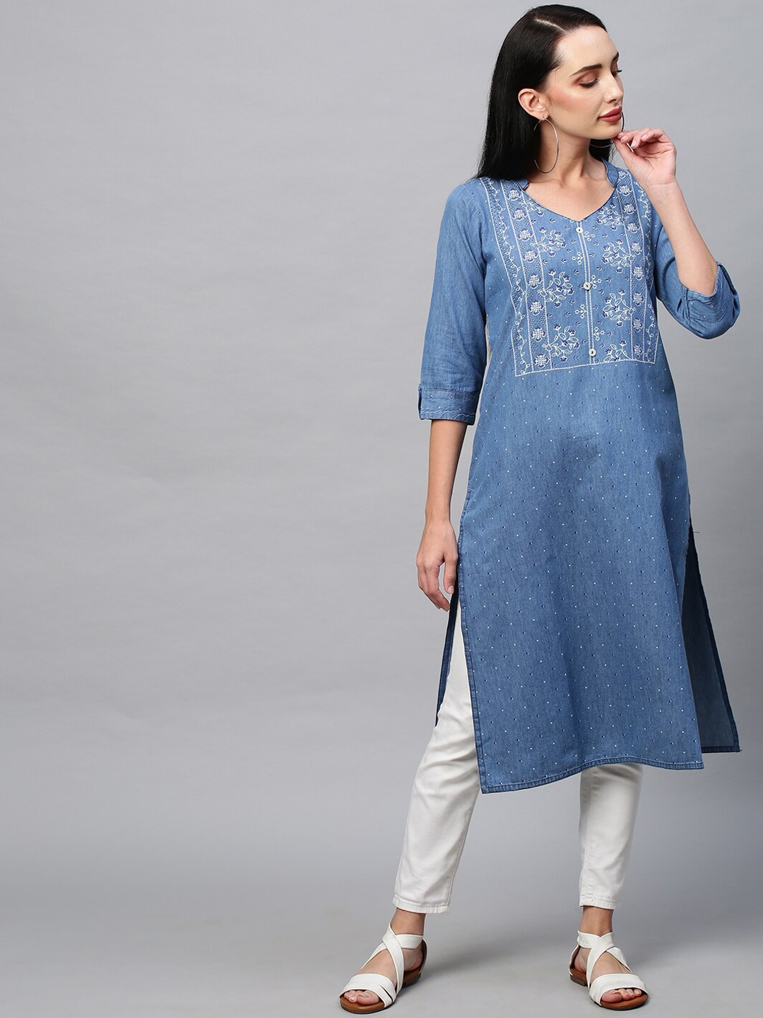 

POONAM DESIGNER Women Blue Embroidered Kurta