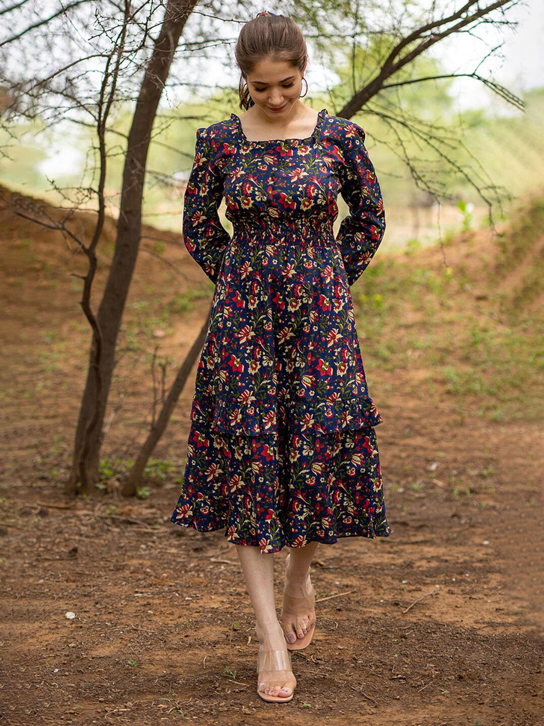 

Twilldor Blue & Red Floral Cotton Midi Dress