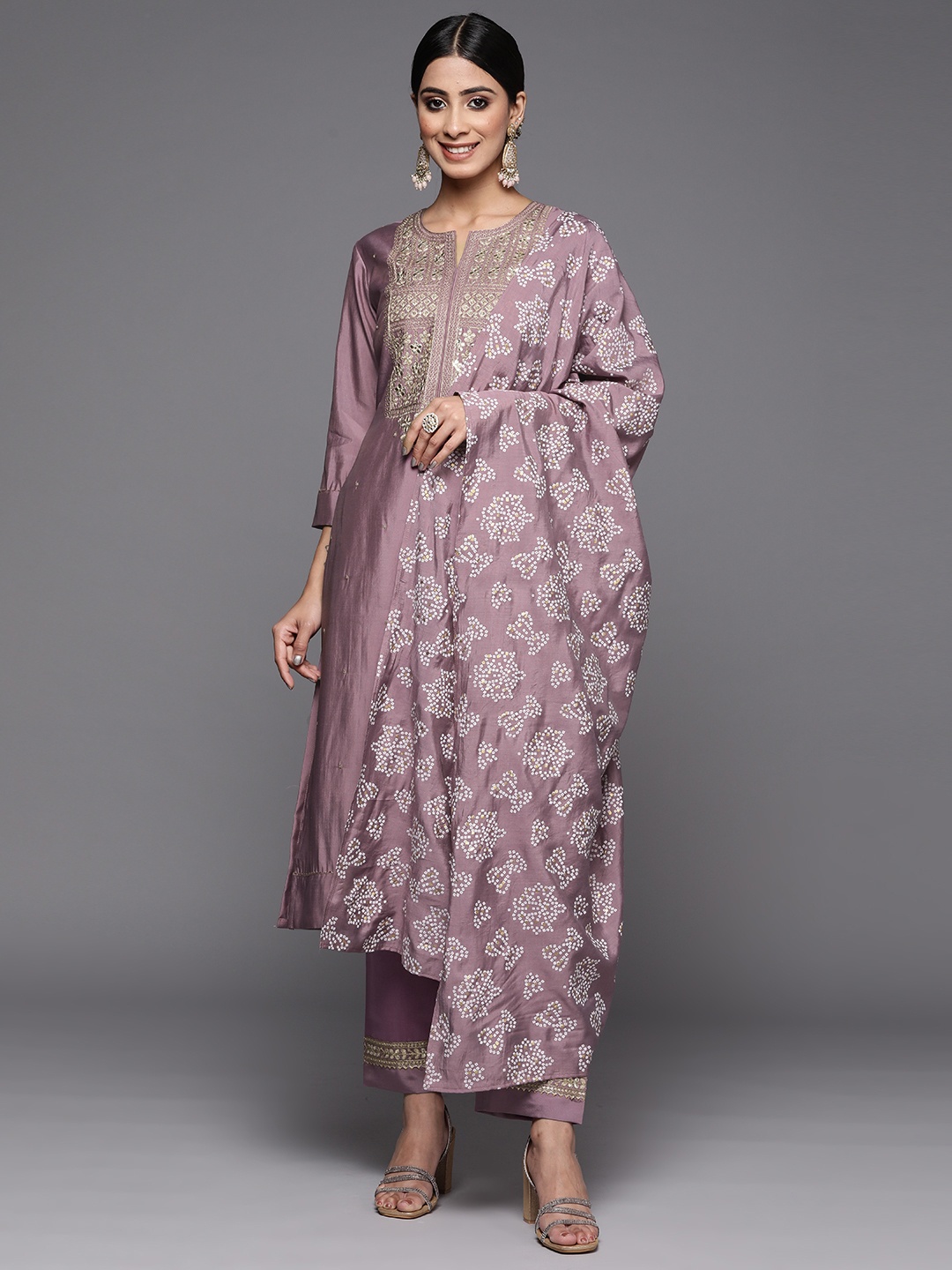 

Varanga Women Mauve Ethnic Motifs Gotta Patti Kurta with Trousers & With Dupatta