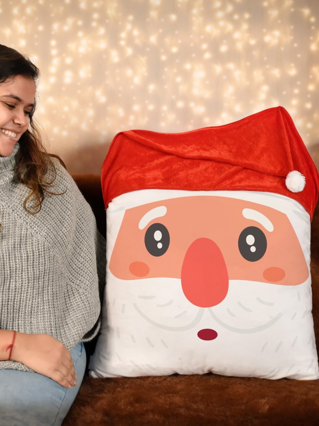 

Indigifts Set of 2 White & Red Santa Face Patterned Velvet Cushions