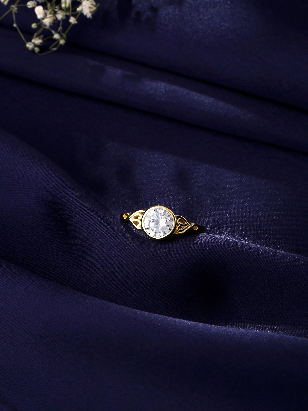 

Silgo Gold-Plated White CZ Studded Finger Ring