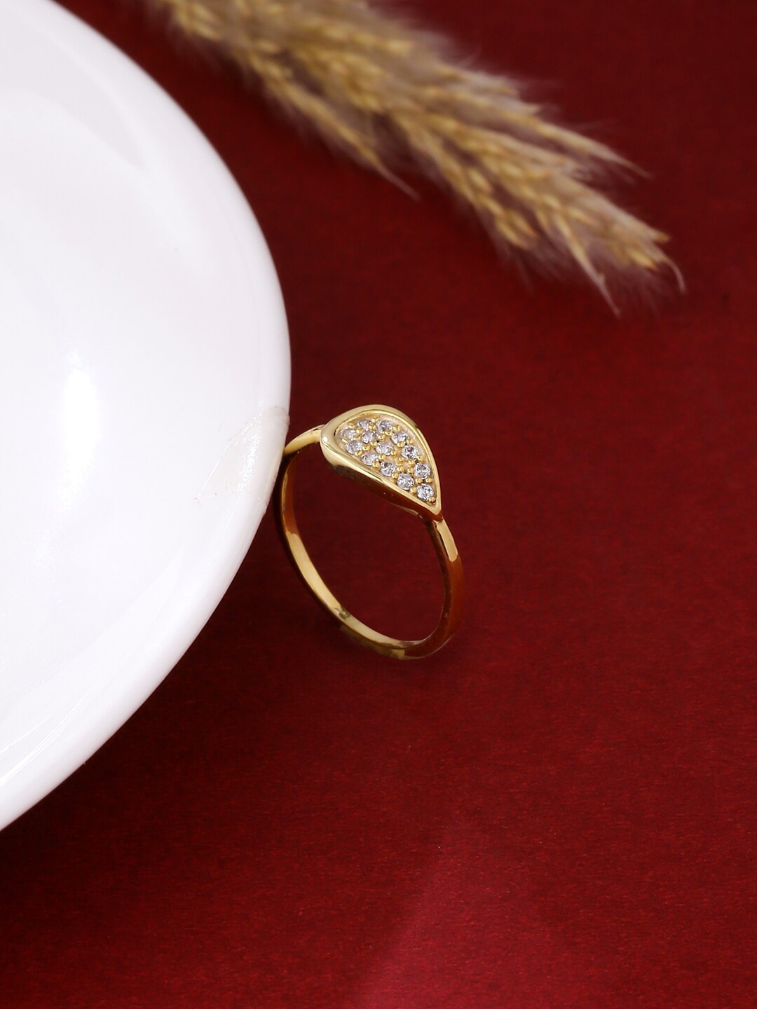

Silgo Gold-Plated White CZ Finger Ring