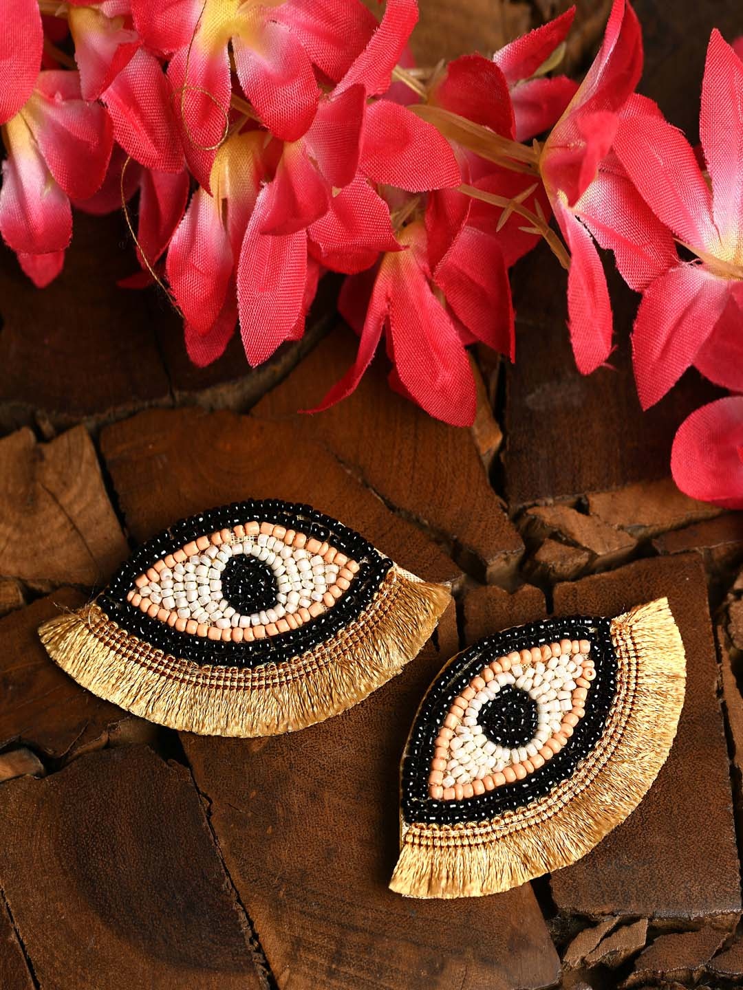 

QTO Gold-Toned & Black Contemporary Studs Earrings