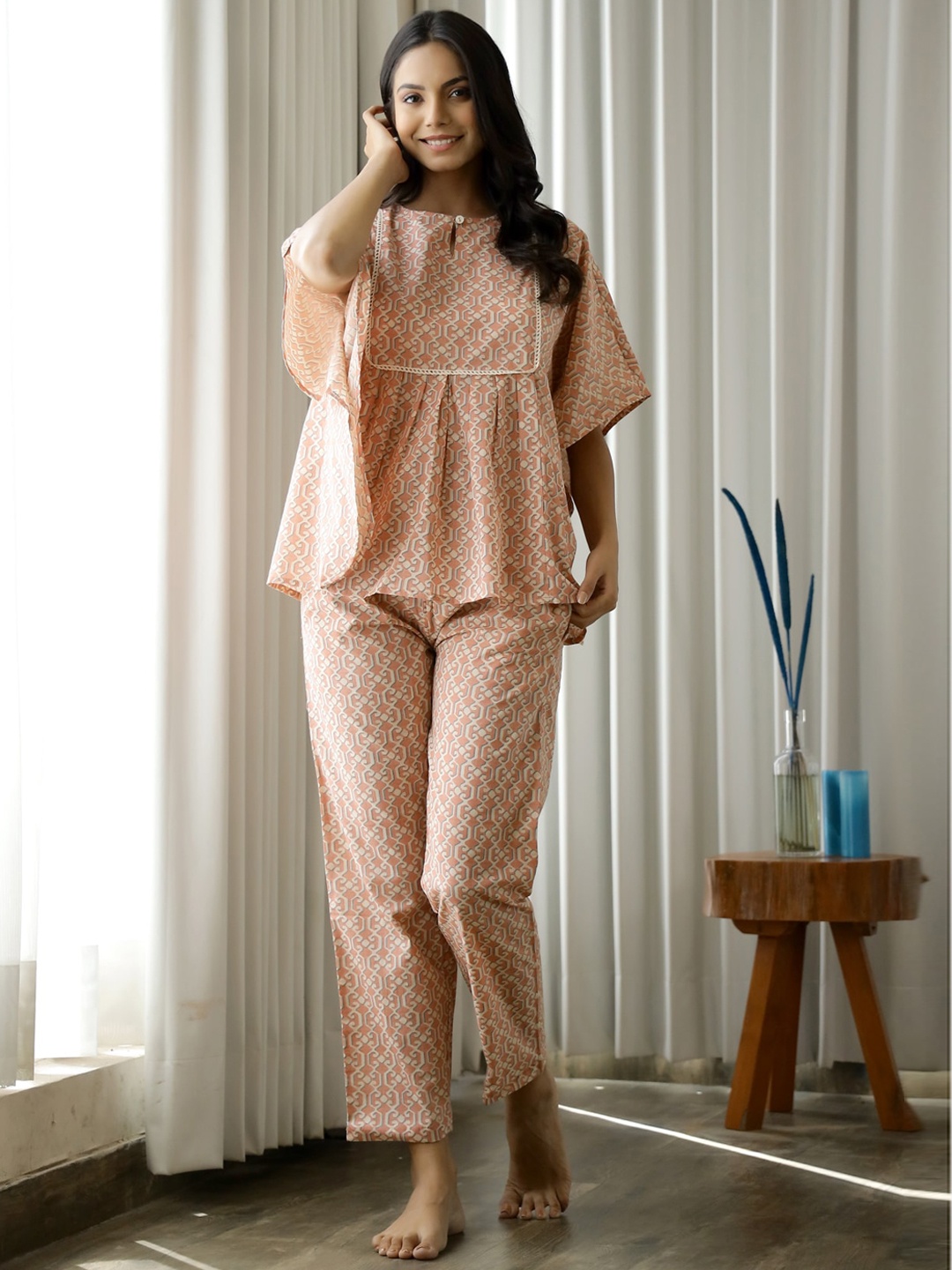 

SANSKRUTIHOMES Women Peach & White Printed Cotton Night suit