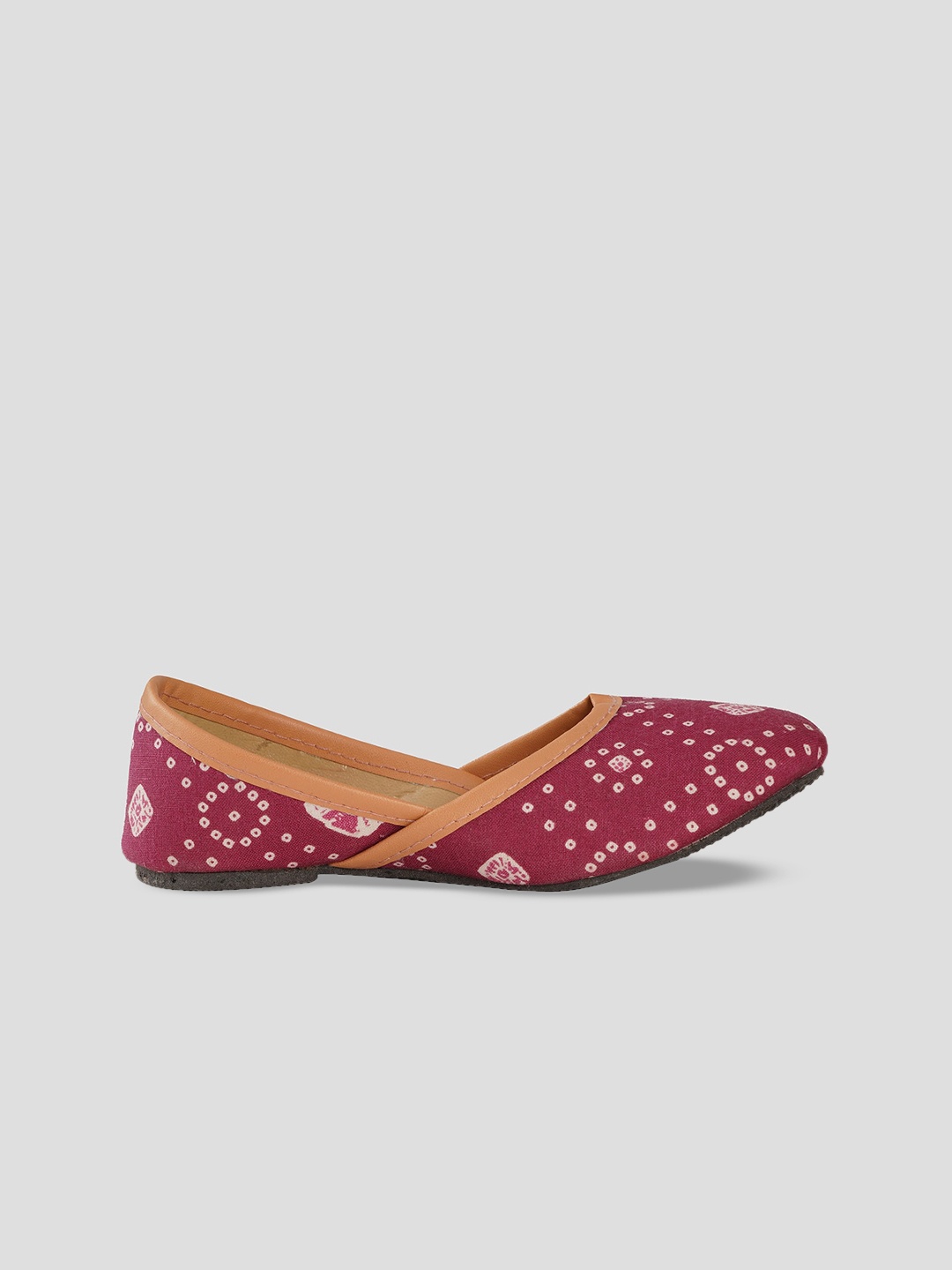 

BownBee Girls Maroon Printed Mojaris Flats