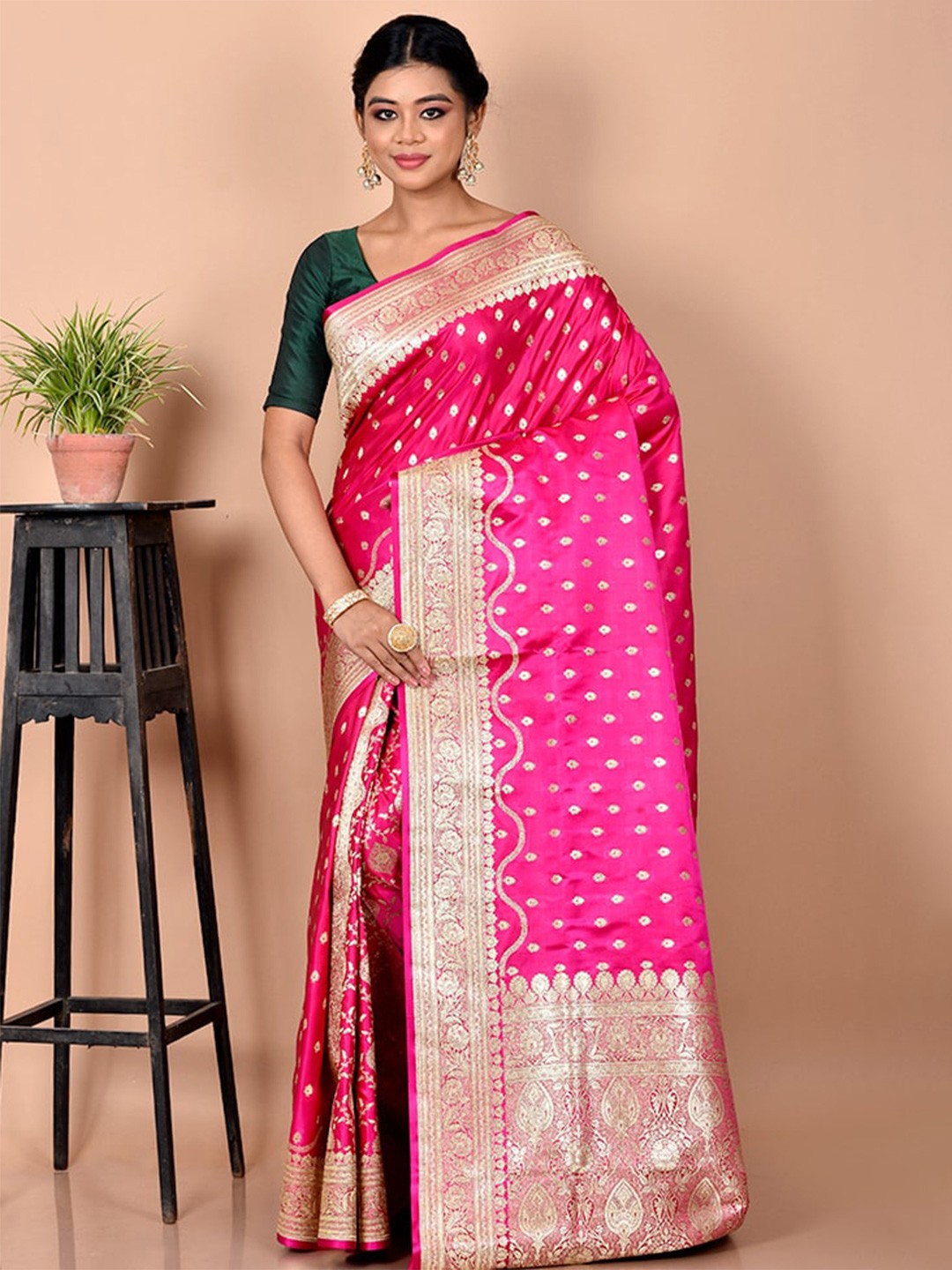 

AllSilks Pink & Gold-Toned Woven Design Zari Silk Blend Banarasi Saree