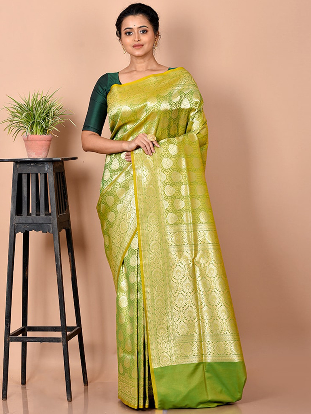 

AllSilks Green & Gold-Toned Woven Design Zari Silk Blend Uppada Saree