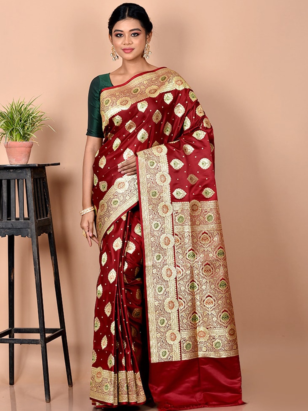 

AllSilks Red & Gold-Toned Woven Design Zari Silk Blend Banarasi Saree