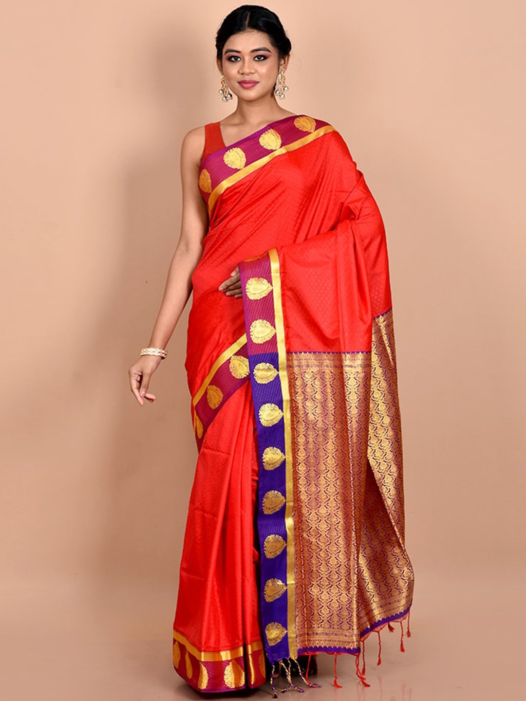 

AllSilks Red & Gold-Toned Woven Design Zari Silk Blend Kanjeevaram Saree