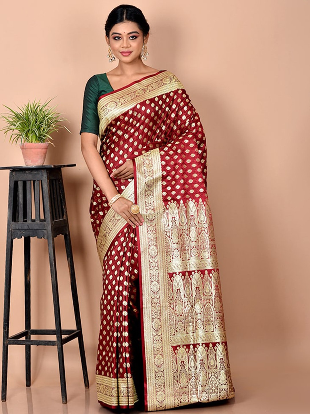 

AllSilks Maroon & Gold-Toned Woven Design Zari Silk Blend Banarasi Saree