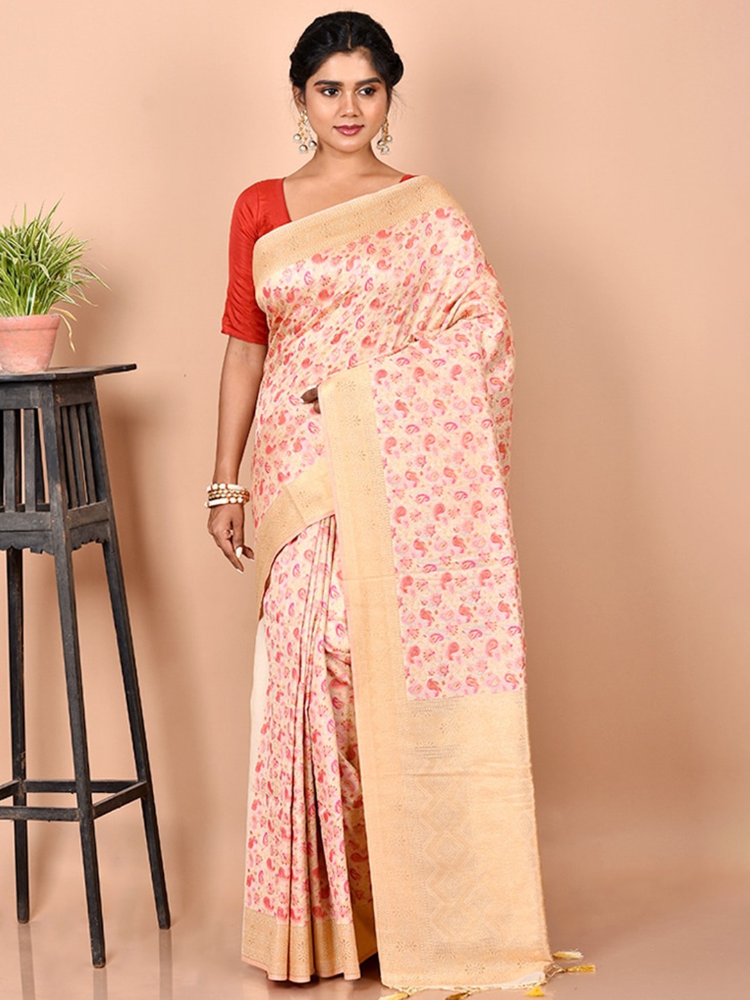 

AllSilks Pink & Gold-Toned Paisley Zari Silk Blend Saree