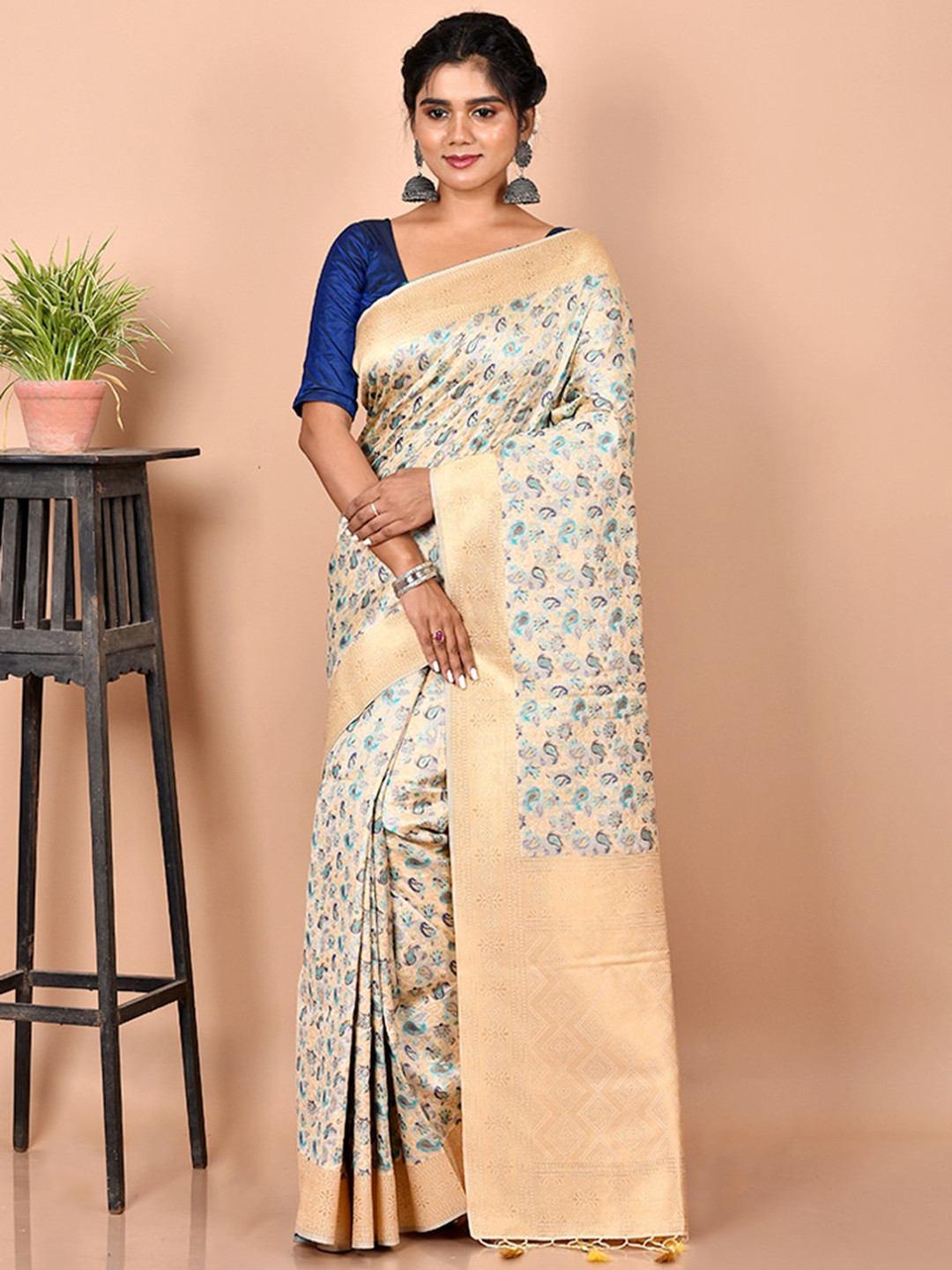 

AllSilks Cream-Coloured & Blue Paisley Zari Silk Blend Saree