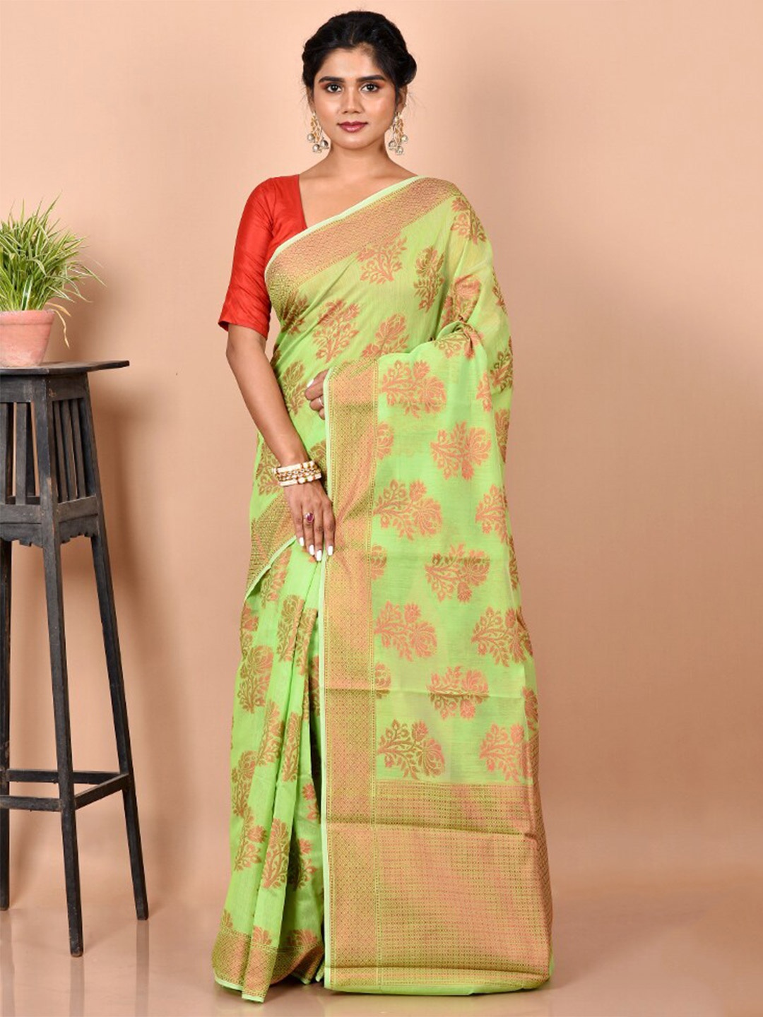 

AllSilks Green & Gold-Toned Ethnic Motifs Zari Silk Blend Saree