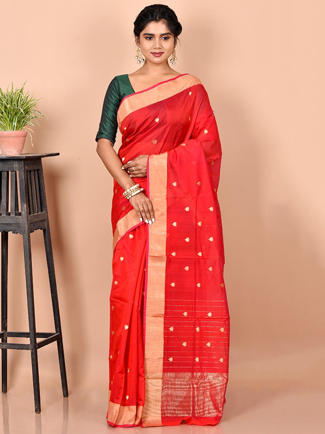 

AllSilks Red & Gold-Toned Zari Pure Silk Chanderi Saree